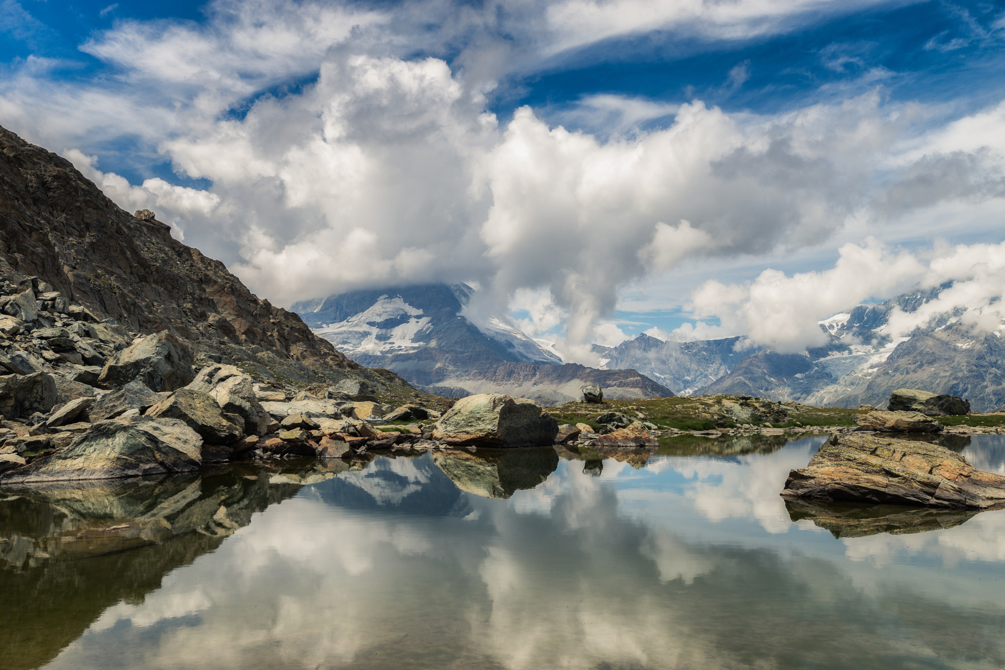 Sony a7R + Sony Vario-Sonnar T* 16-35mm F2.8 ZA SSM sample photo. Floating in the clouds photography