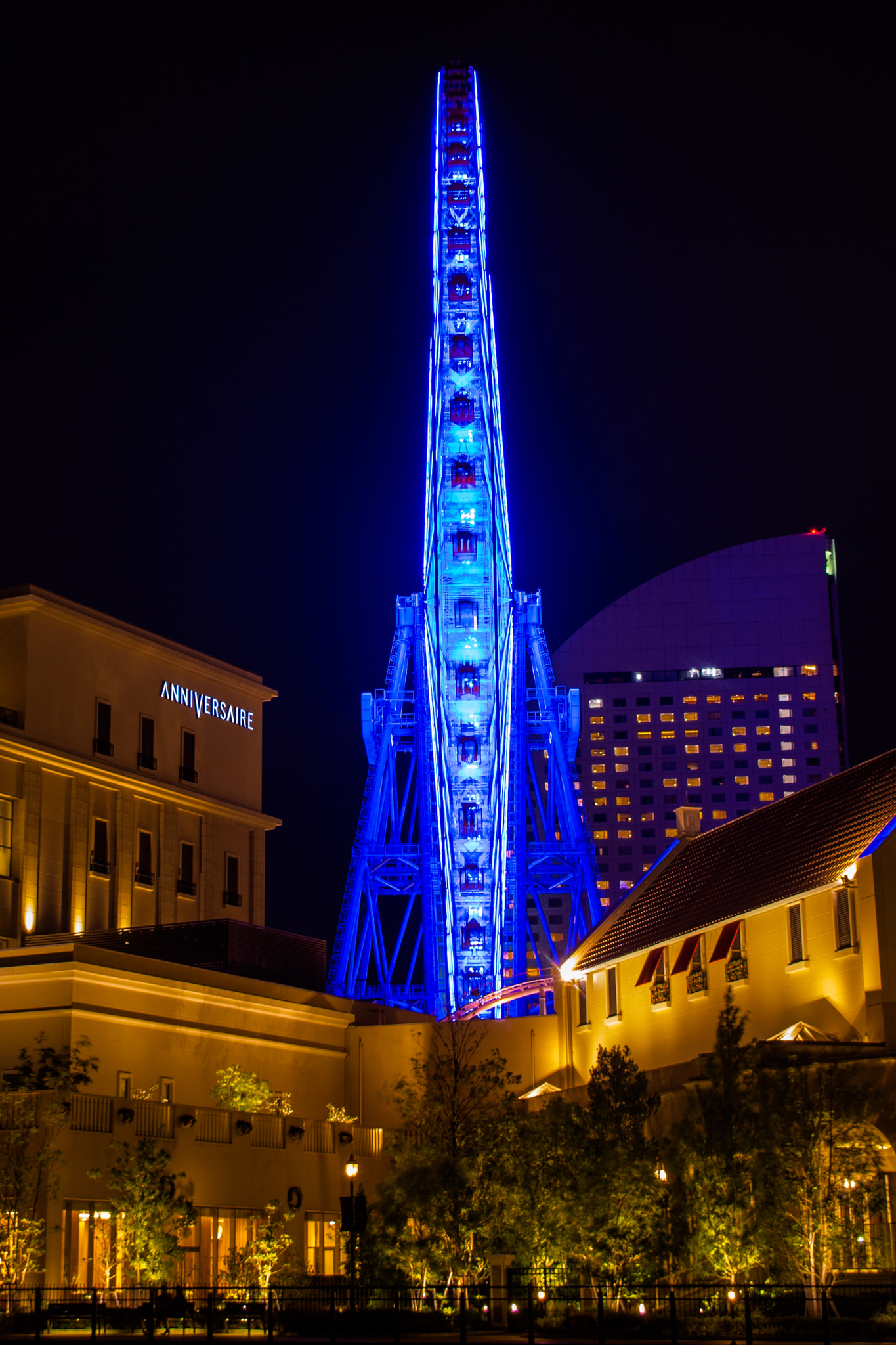 Minolta AF 24-85mm F3.5-4.5 [New] sample photo. Right beside the ferris wheel photography