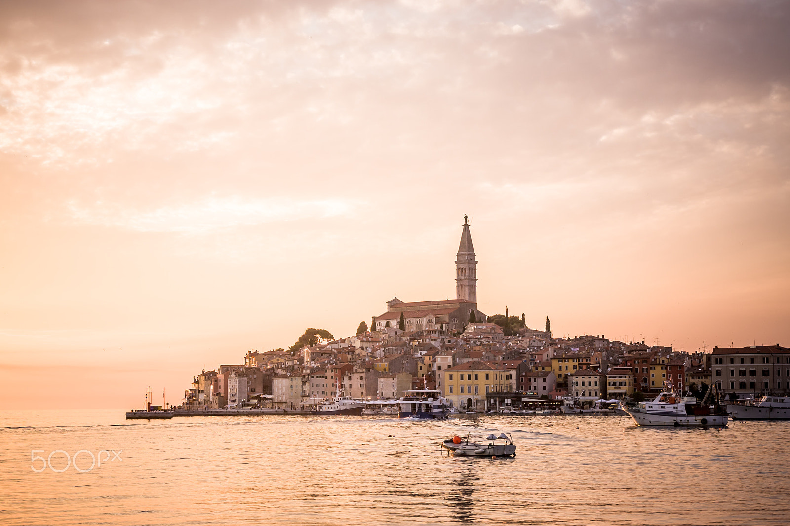 Canon EOS 40D + Sigma 17-70mm F2.8-4 DC Macro OS HSM sample photo. Rovinj in sunset photography