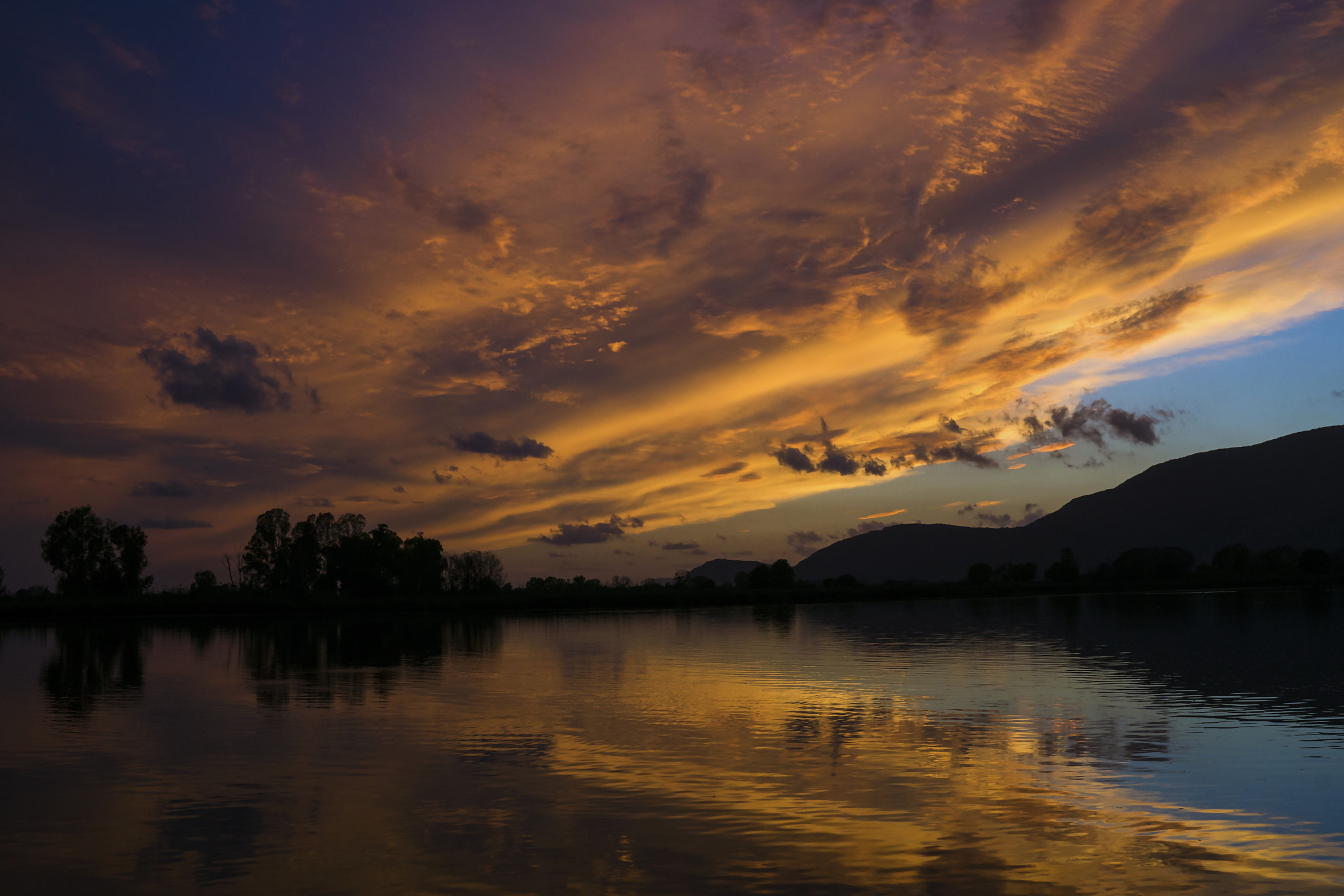 Sony FE 24-70mm F2.8 GM sample photo. Tramonto sul lago photography