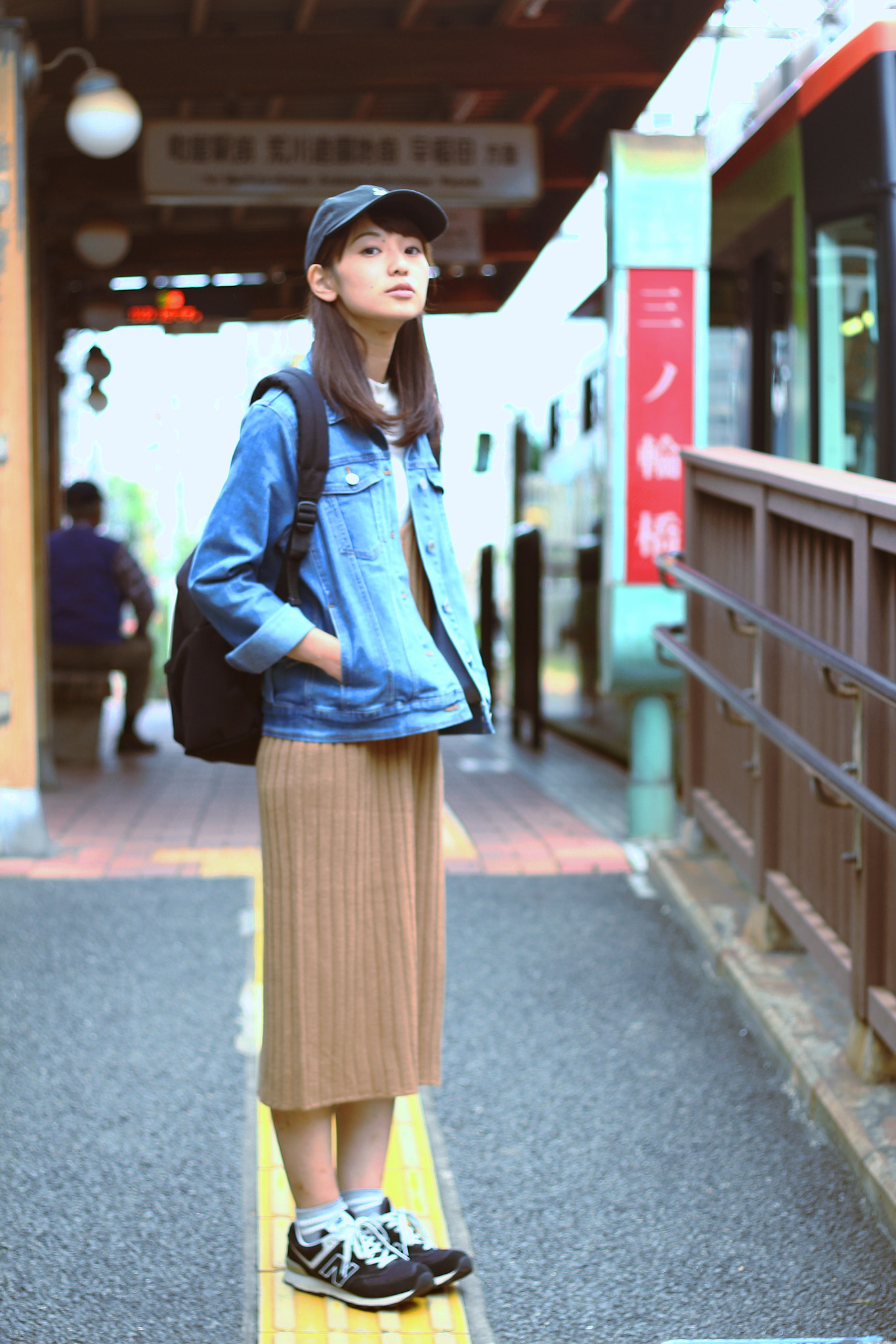 Canon EOS 600D (Rebel EOS T3i / EOS Kiss X5) sample photo. Tram station photography