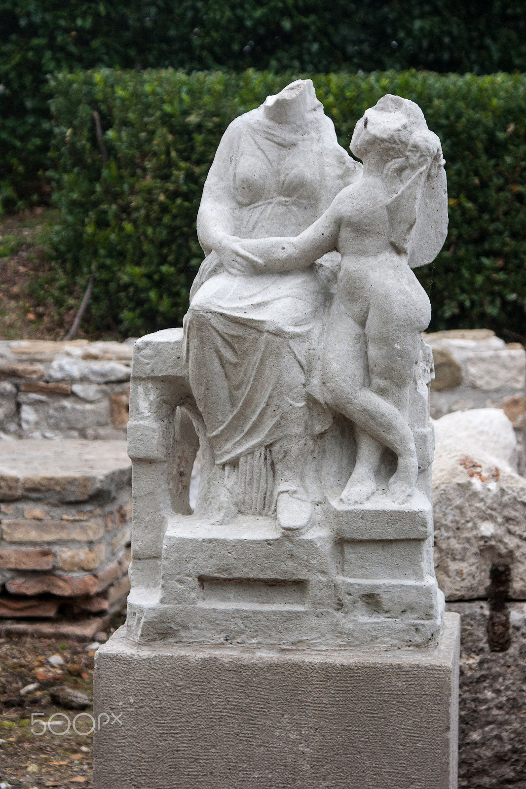 Sony Alpha DSLR-A700 sample photo. Roman statue photography