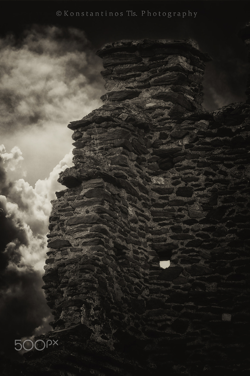 Canon EOS 600D (Rebel EOS T3i / EOS Kiss X5) + Canon EF 70-200mm F4L IS USM sample photo. Byzantine wall..thessaloniki... photography