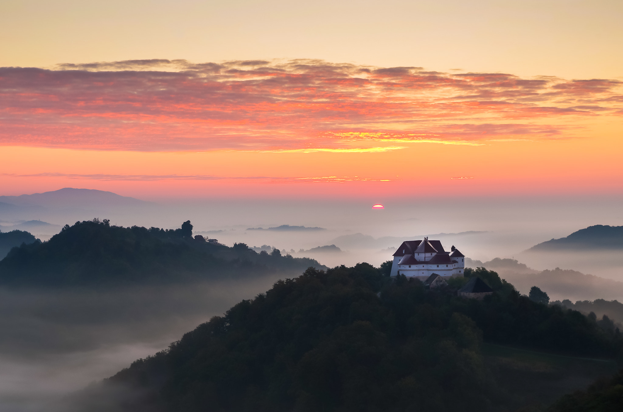 Pentax smc DA 18-55mm F3.5-5.6 AL WR sample photo. Castle veliki tabor photography