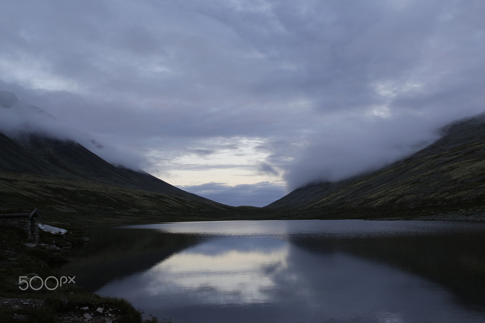 Tamron SP AF 17-50mm F2.8 XR Di II LD Aspherical (IF) sample photo. Lake and clouds photography