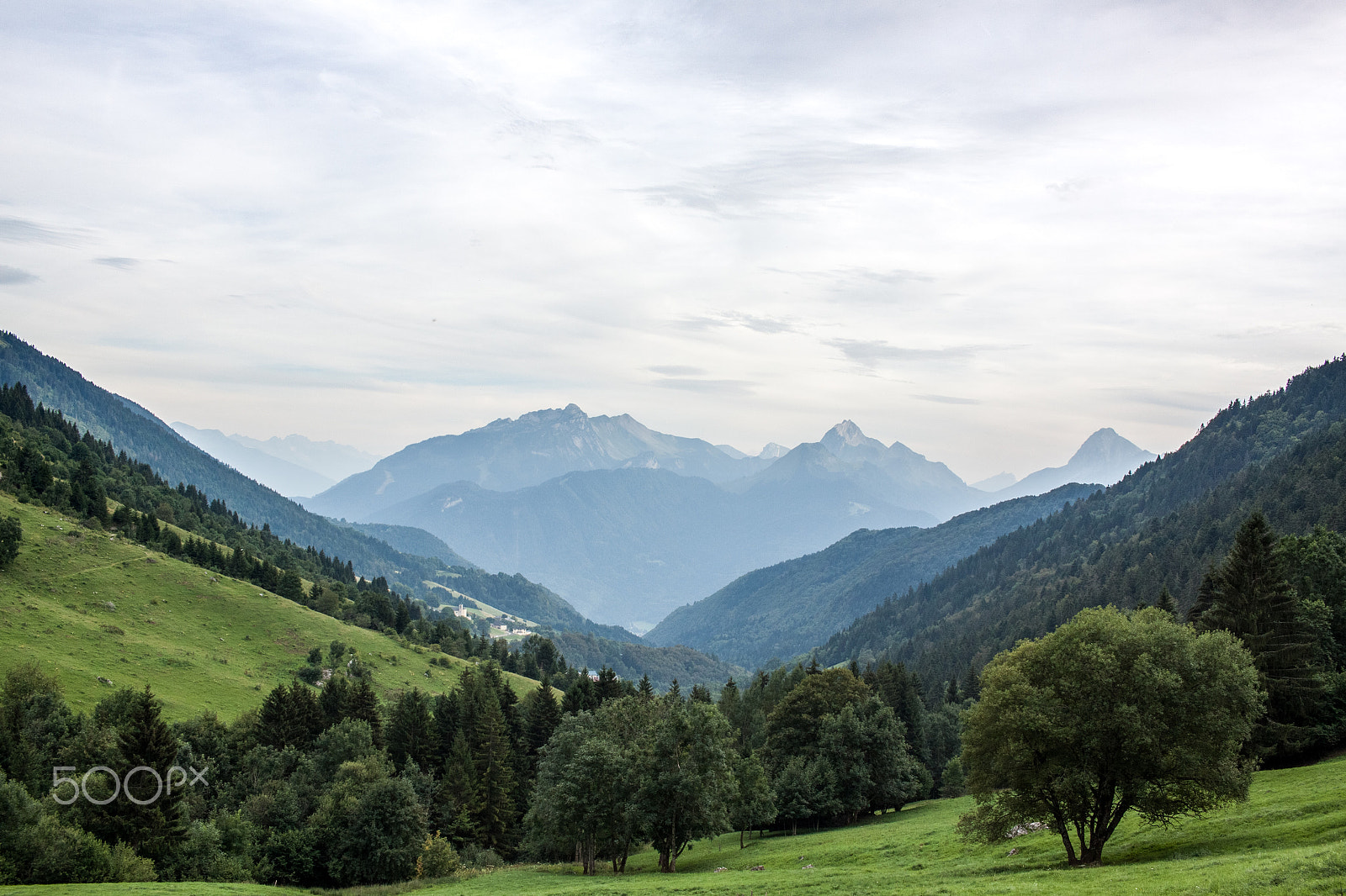 Canon EF-S 24mm F2.8 STM sample photo. Tournette / annecy photography