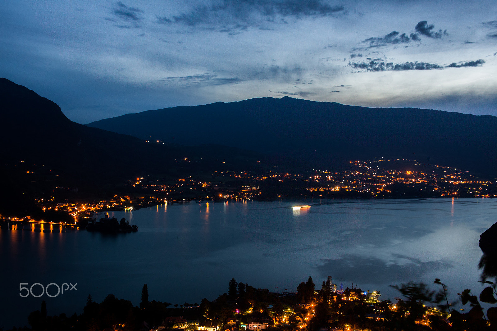 Canon EOS 50D + Canon EF-S 24mm F2.8 STM sample photo. Tournette / annecy photography