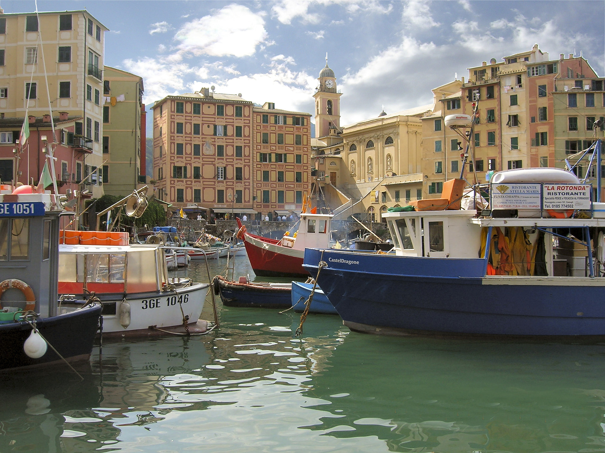 Nikon E4600 sample photo. Camogli: il porticciolo photography