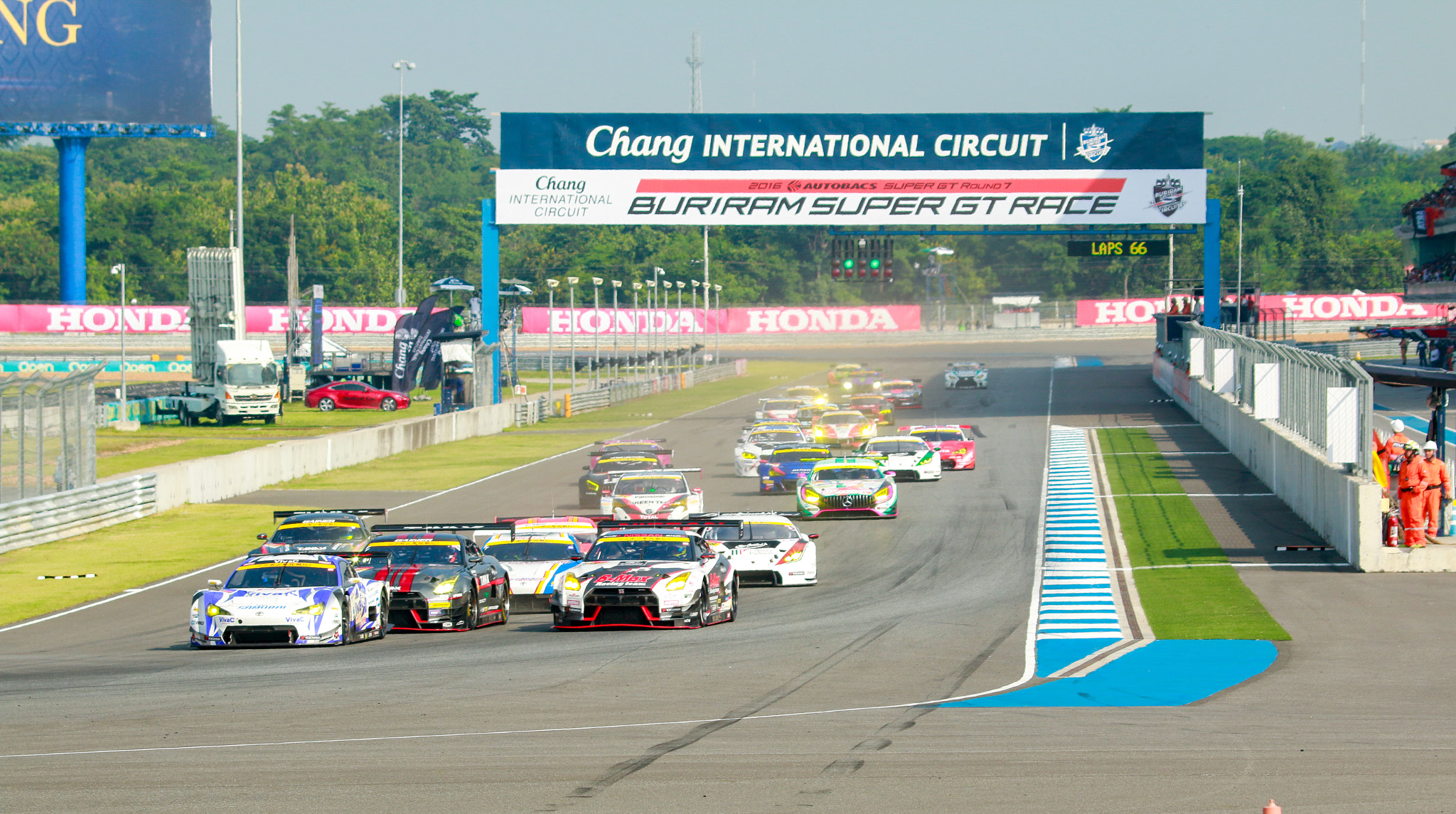 Canon EF 35-350mm F3.5-5.6L USM sample photo. Buriram super gt 2016 photography