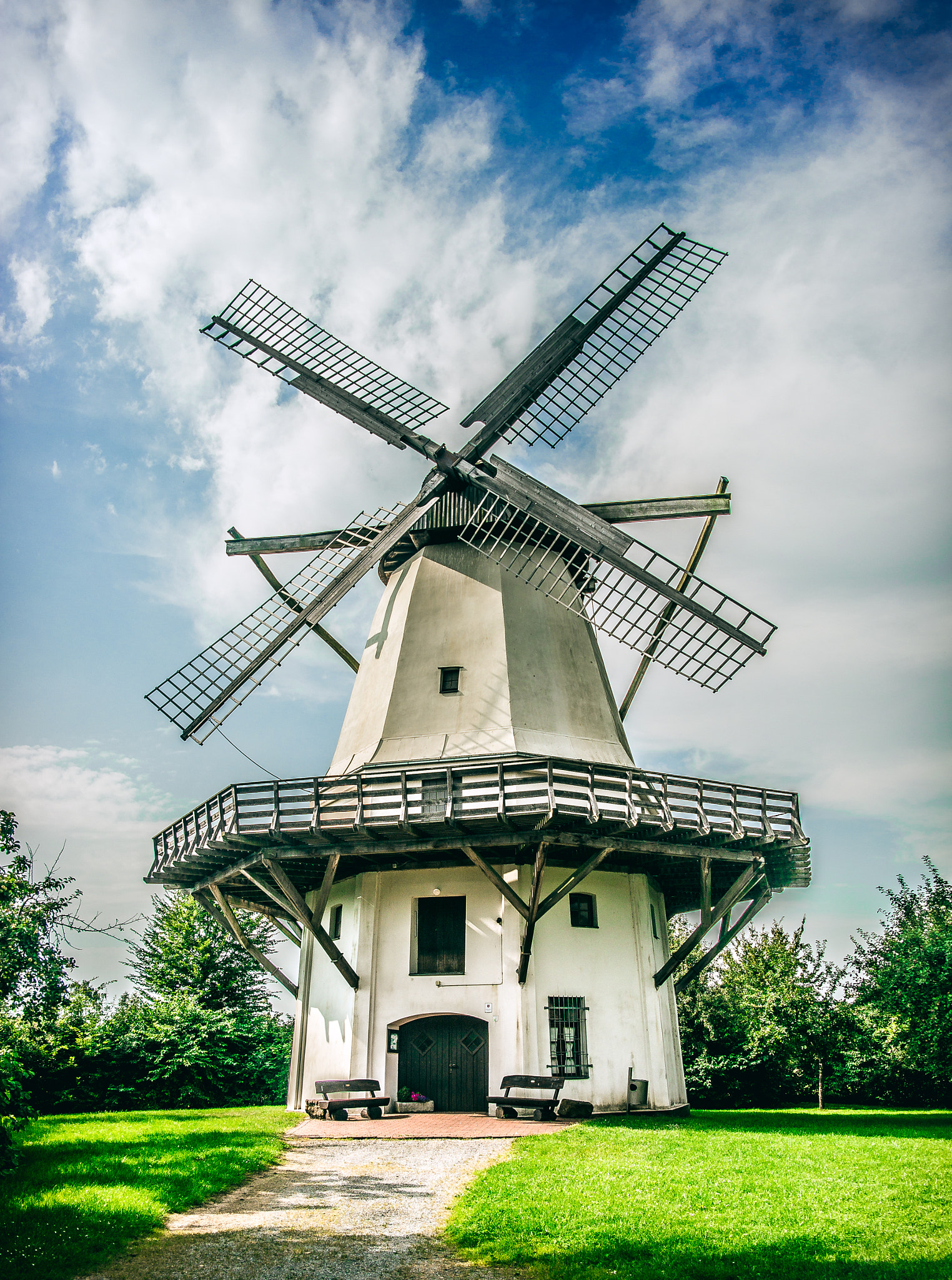 Samsung NX300M + Samsung NX 18-55mm F3.5-5.6 OIS sample photo. Windmill photography