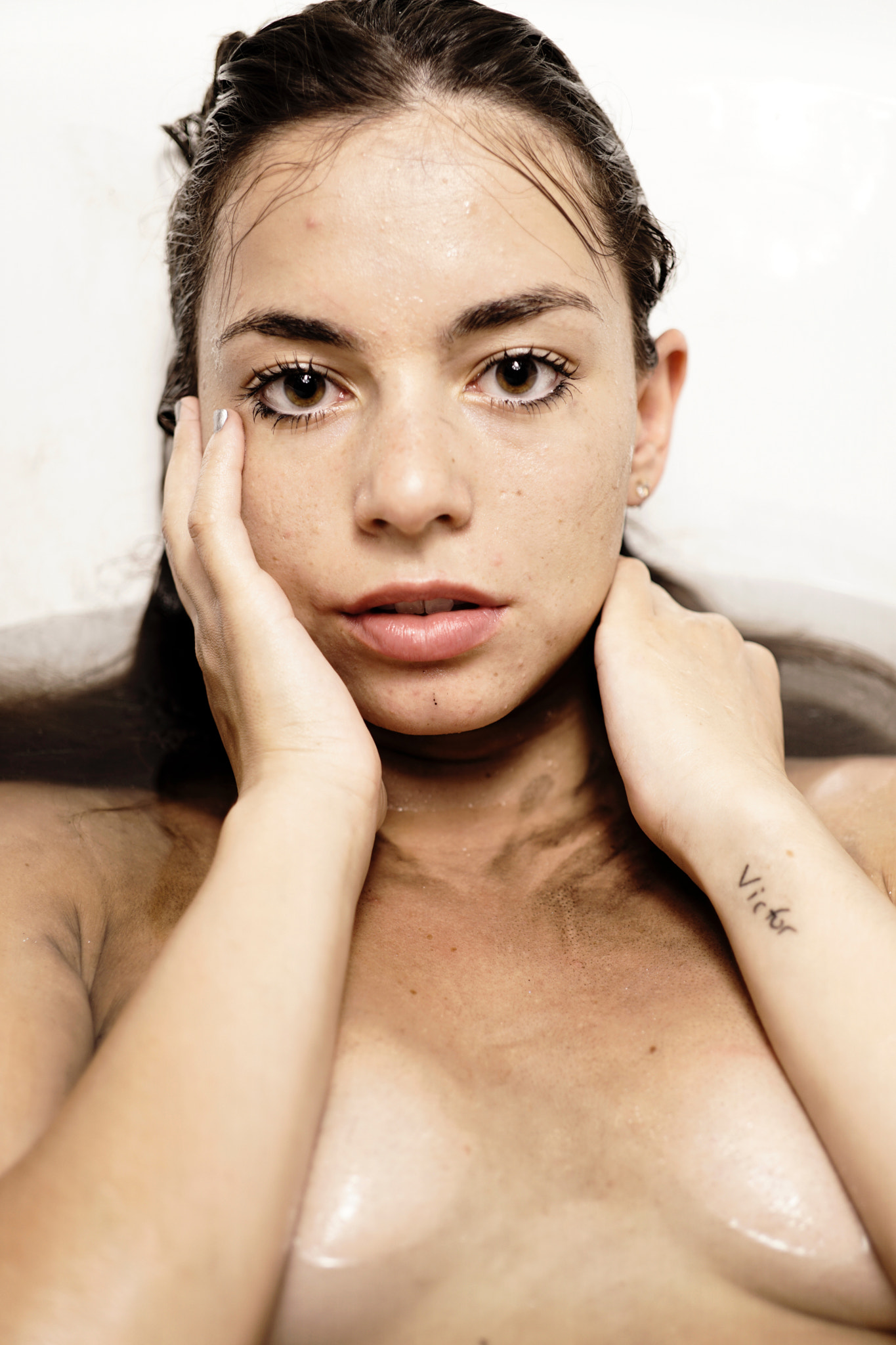 E 32mm F1.8 sample photo. Looks un bathtub photography