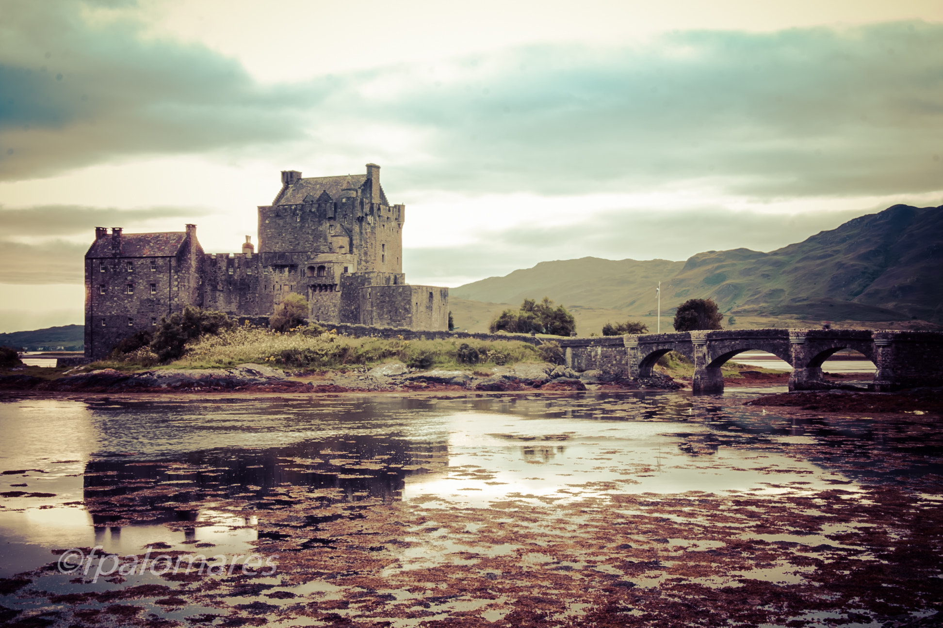 Canon EOS 40D + Sigma 18-50mm f/2.8 Macro sample photo. Eilean donan photography