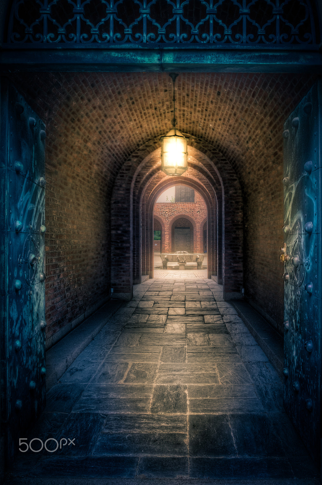 Samsung NX11 sample photo. The entrance photography