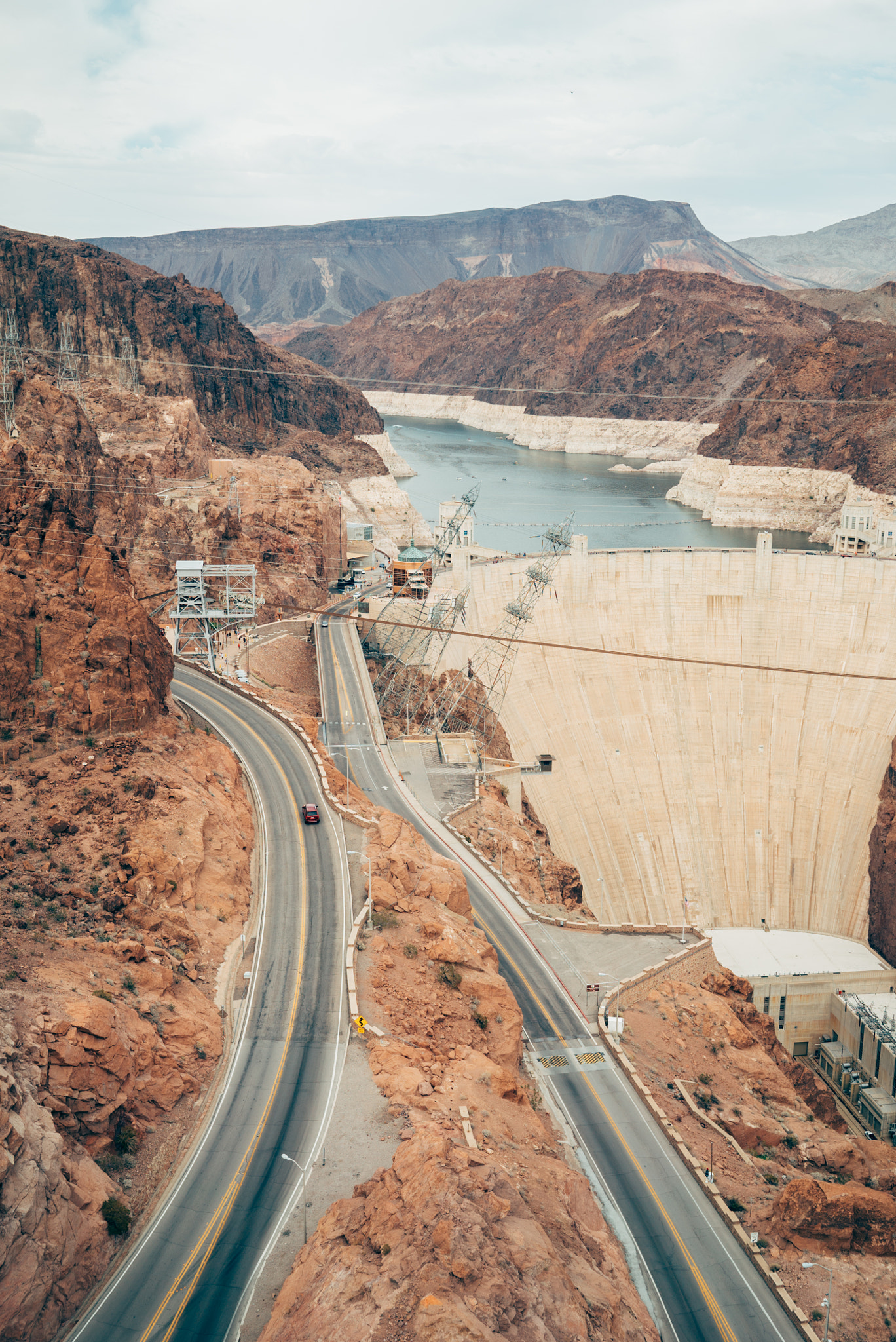 Sony a7S + Sony Sonnar T* FE 35mm F2.8 ZA sample photo. The road in and out photography