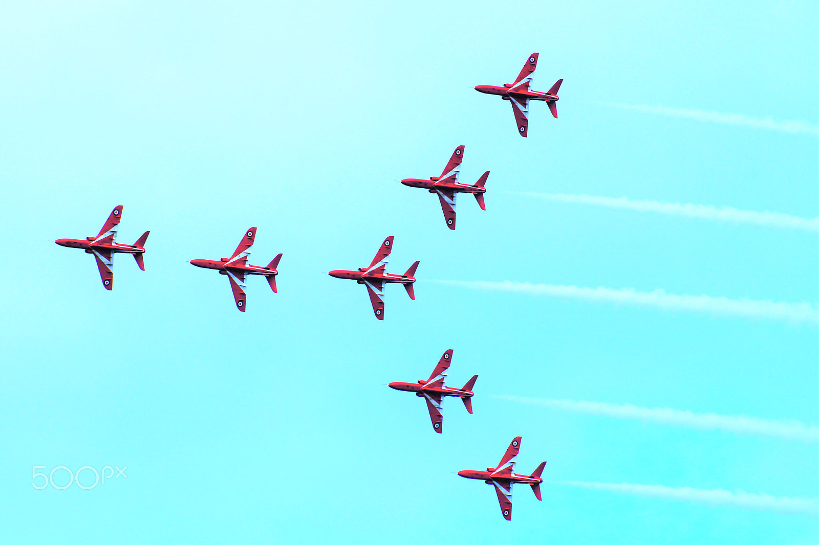 Sony SLT-A77 + Sony 75-300mm F4.5-5.6 sample photo. Red arrows photography