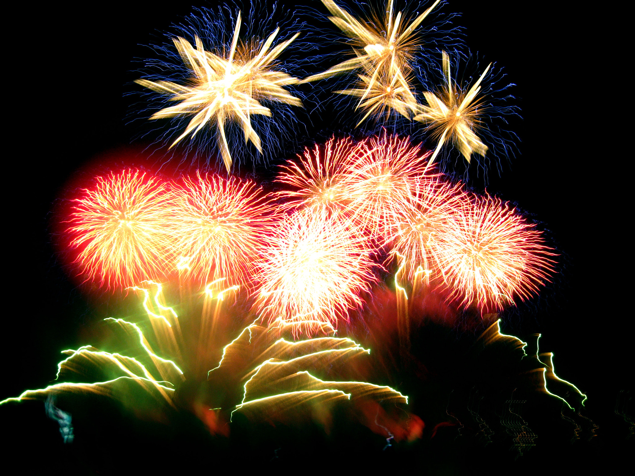 Canon PowerShot SD790 IS (Digital IXUS 90 IS / IXY Digital 95 IS) sample photo. Fireworks photography