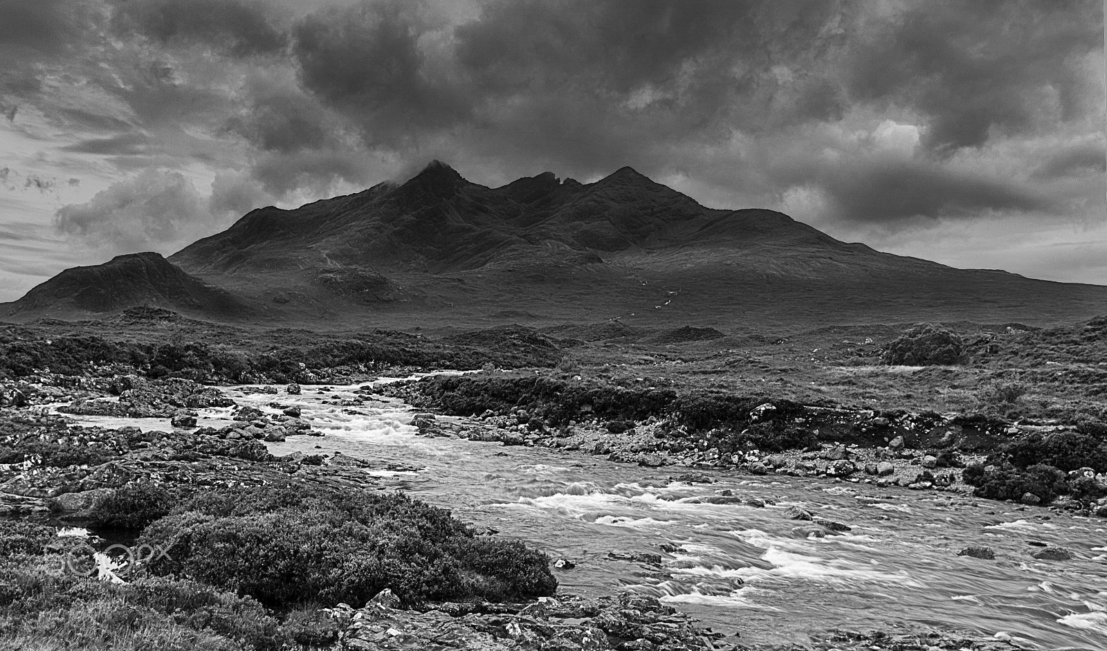 Canon EOS 5D Mark II + Canon EF 16-35mm F4L IS USM sample photo. The black cuillin photography