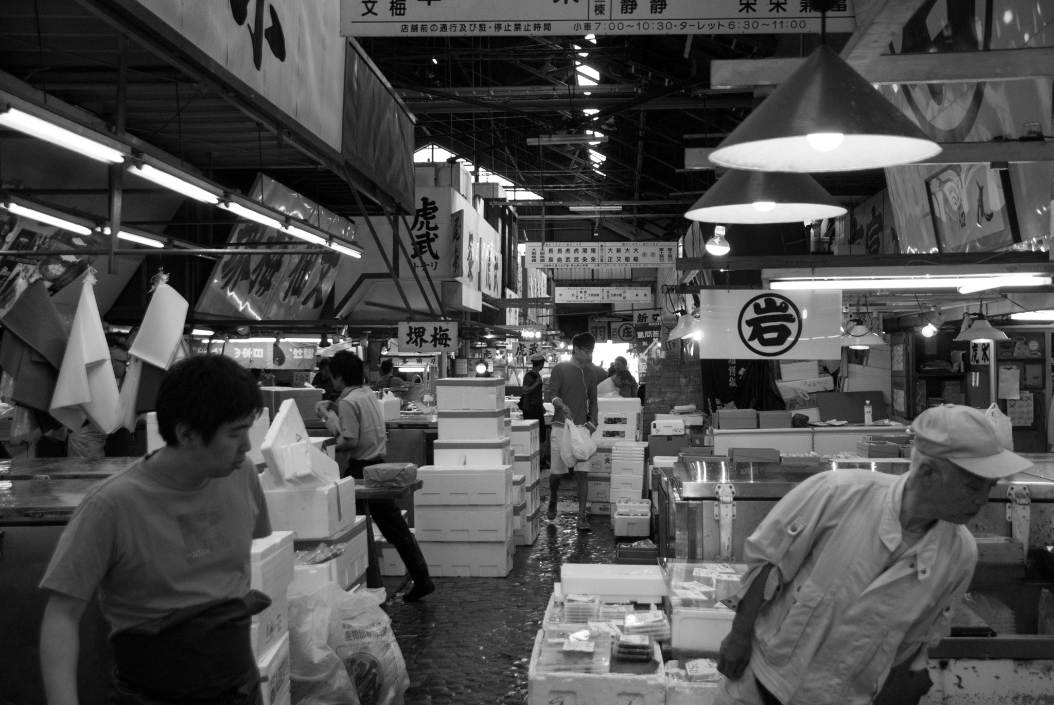 Nikon D60 sample photo. Tokyo fish market photography