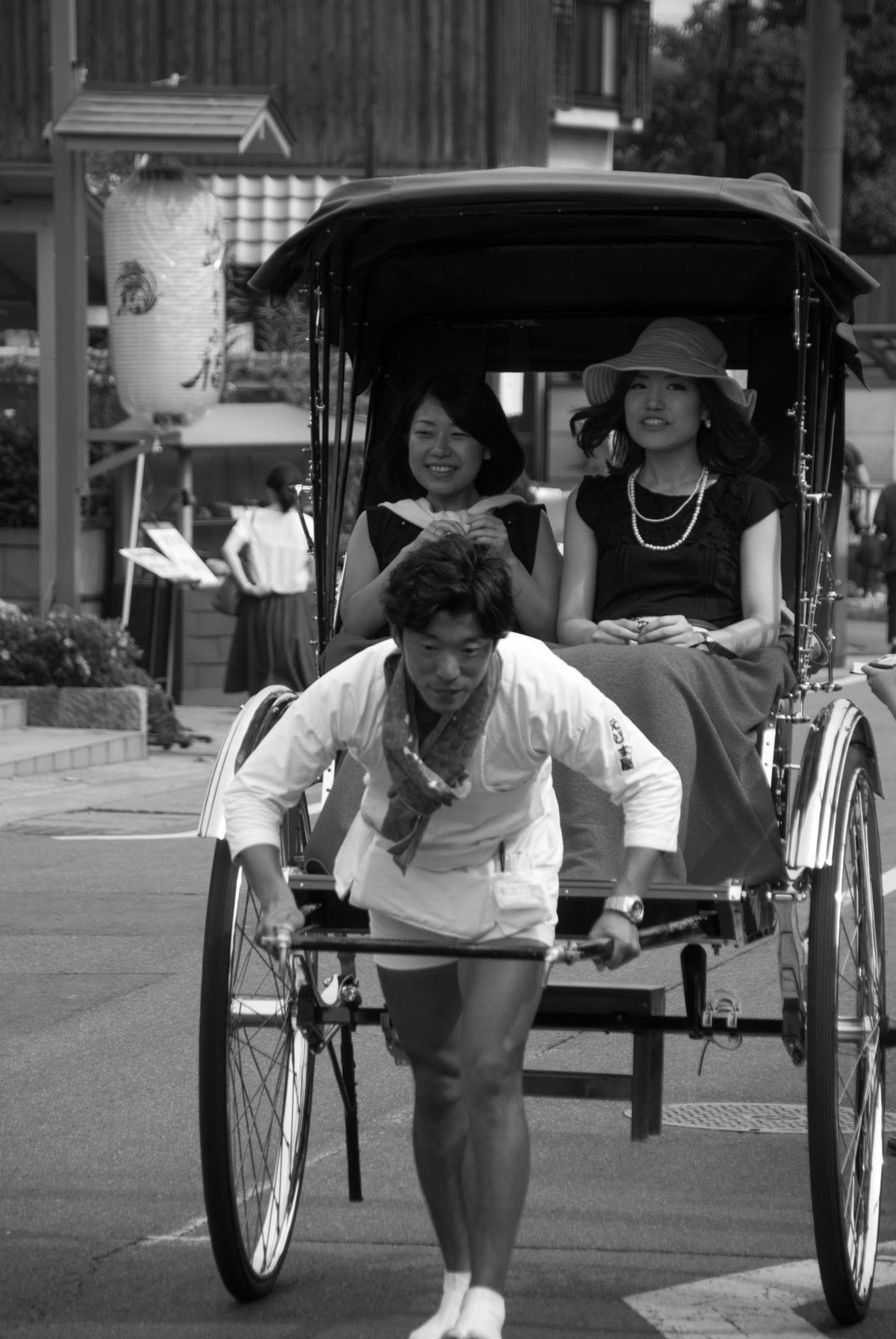 Nikon D60 + Tamron 18-270mm F3.5-6.3 Di II VC PZD sample photo. Chariot ride in kyoto photography
