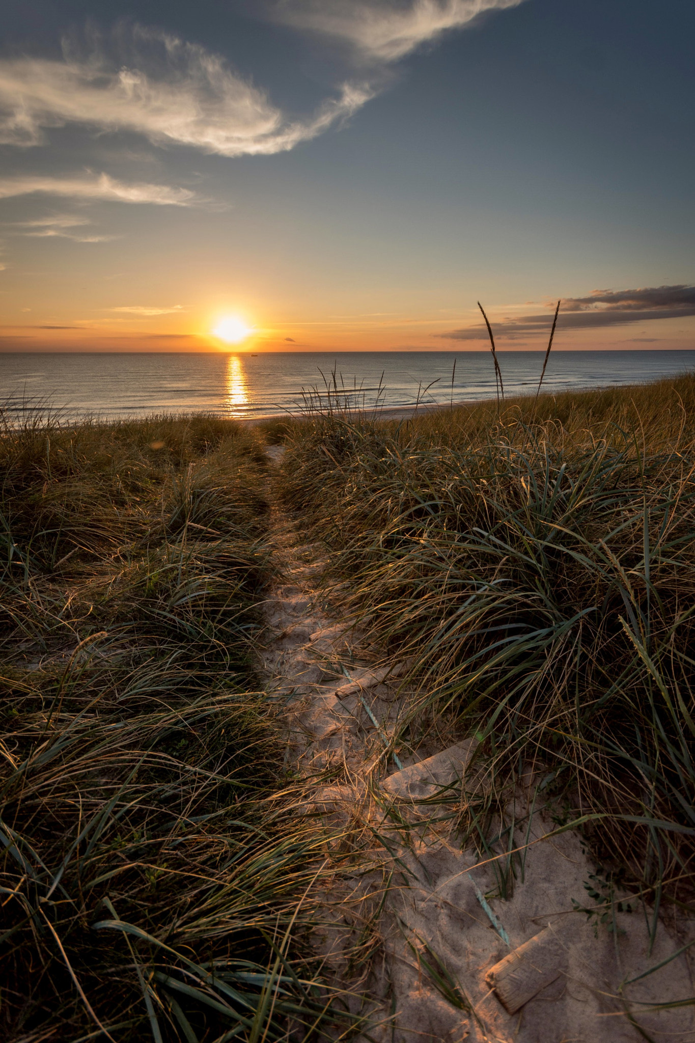 Sigma AF 10-20mm F4-5.6 EX DC sample photo. Hvide sande beach sunset photography