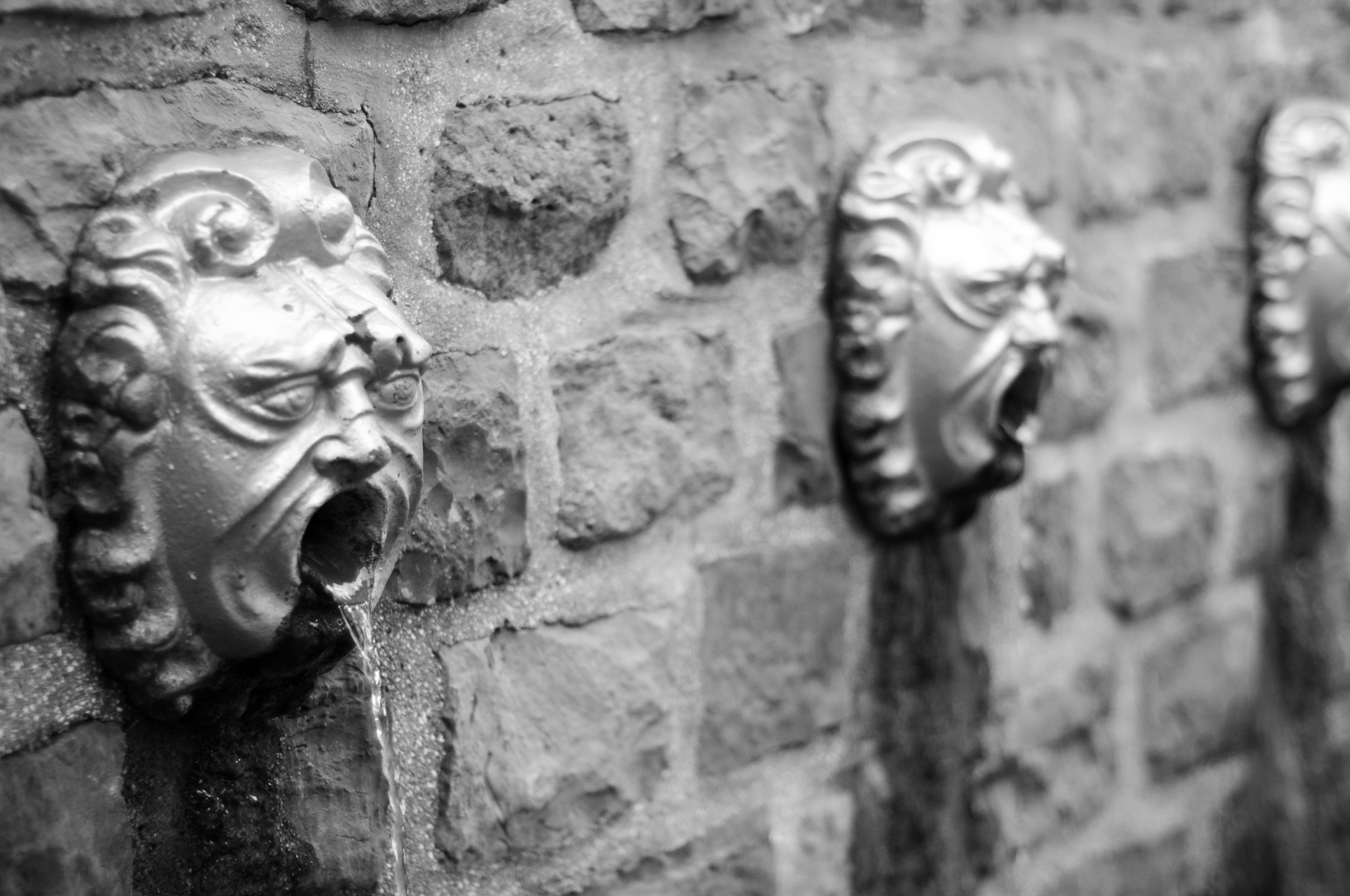 Nikon D90 + AF Nikkor 50mm f/1.8 sample photo. Trio de fontaine photography