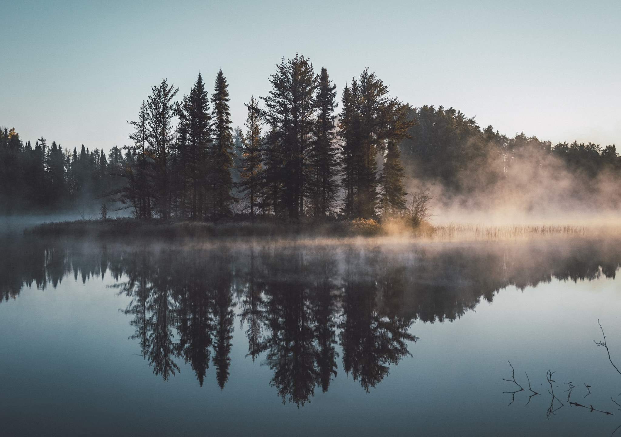 Sony a6000 + Sony Vario-Tessar T* FE 16-35mm F4 ZA OSS sample photo. Foggy island photography