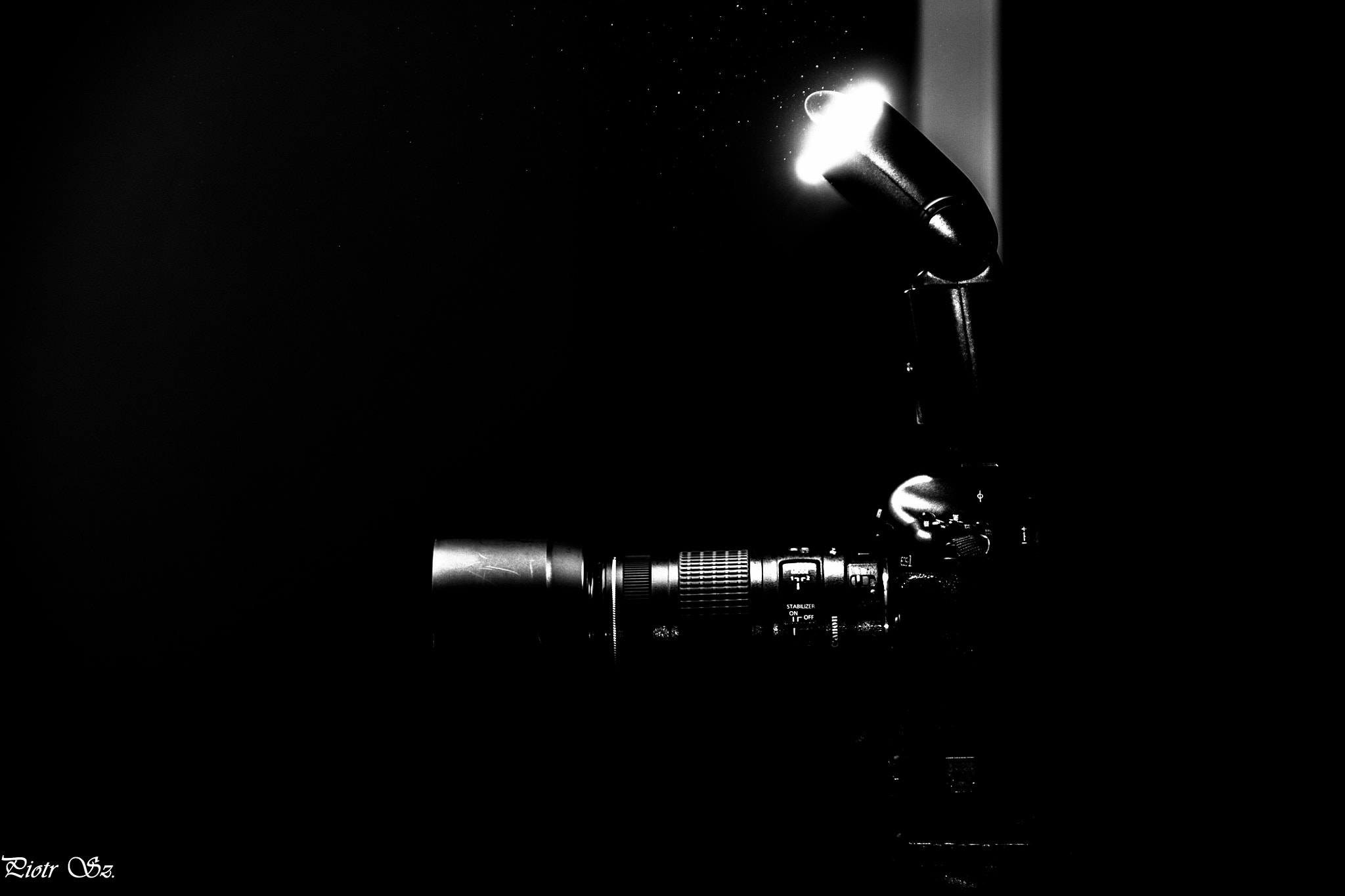 Sigma 18-200mm f/3.5-6.3 DC OS sample photo. W ciemności photography