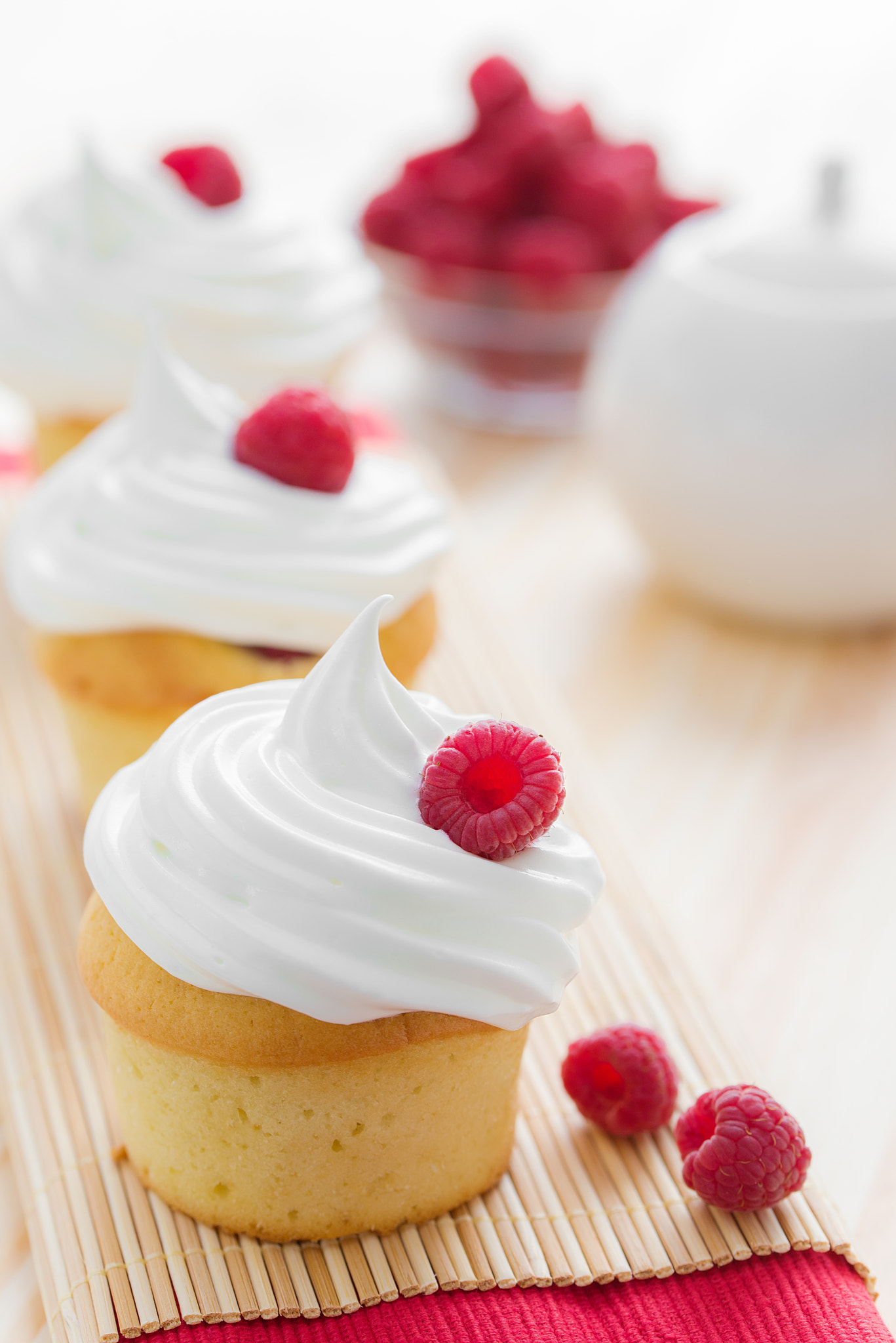 Nikon D800 sample photo. Red berries creme cupcake photography