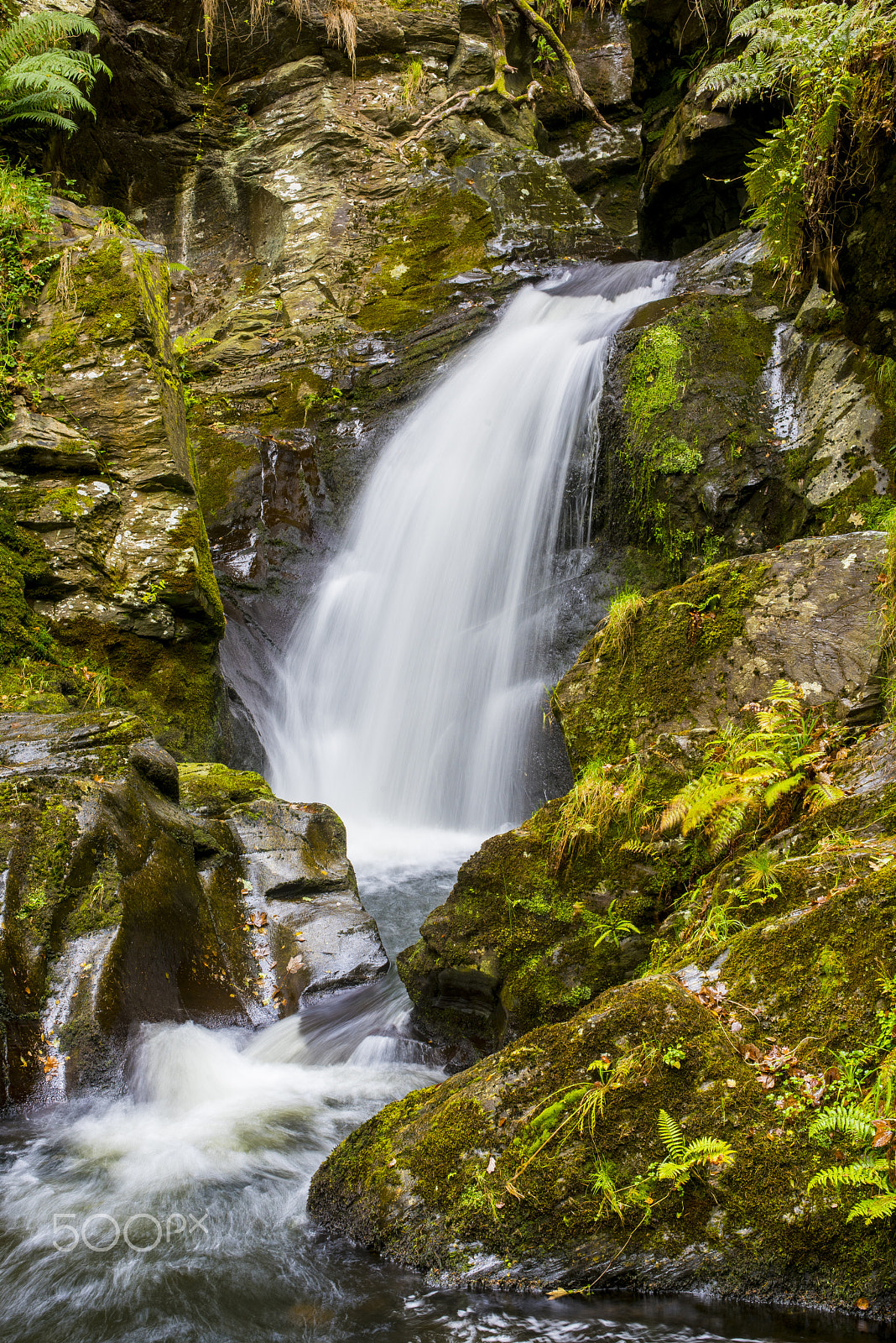 Nikon D810 + AF Zoom-Nikkor 35-70mm f/2.8D sample photo. Waterfall photography