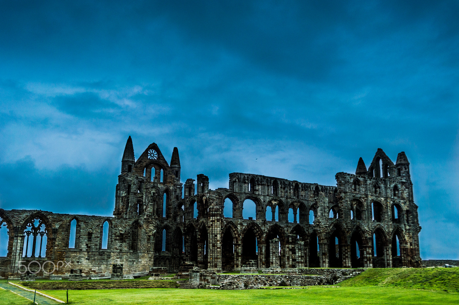 Nikon D3200 + Nikon AF-S Nikkor 24-120mm F3.5-5.6G ED-IF VR sample photo. Whitby abbey photography