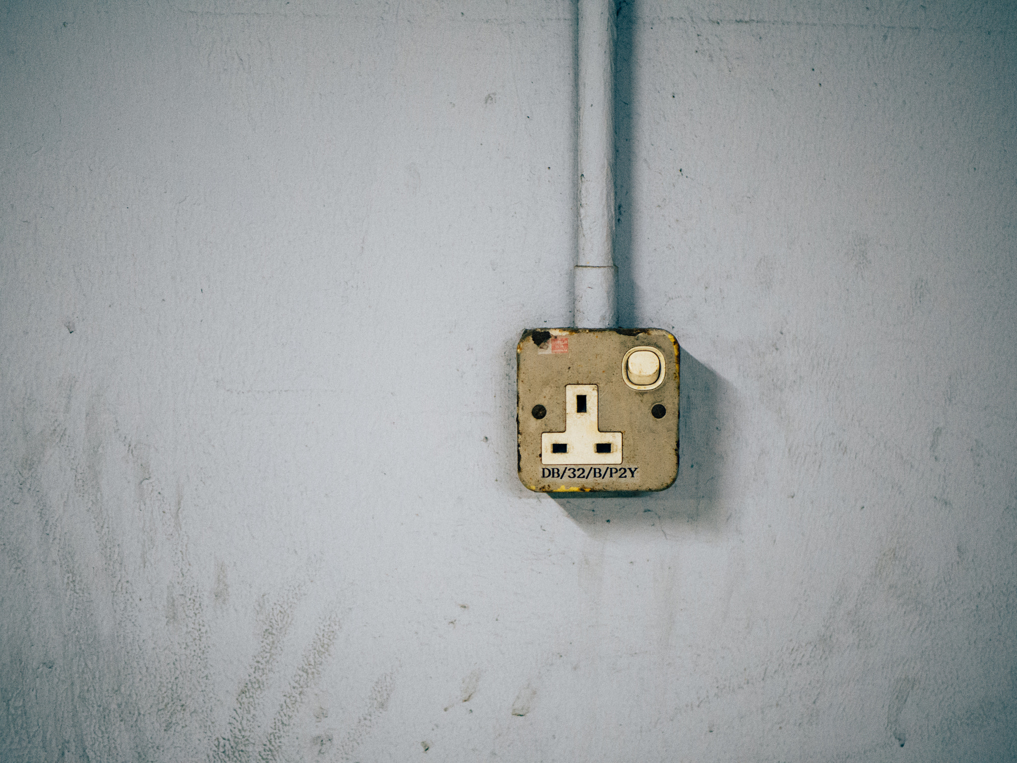 Panasonic Leica DG Nocticron 42.5mm F1.2 ASPH OIS sample photo. Night at basement. photography