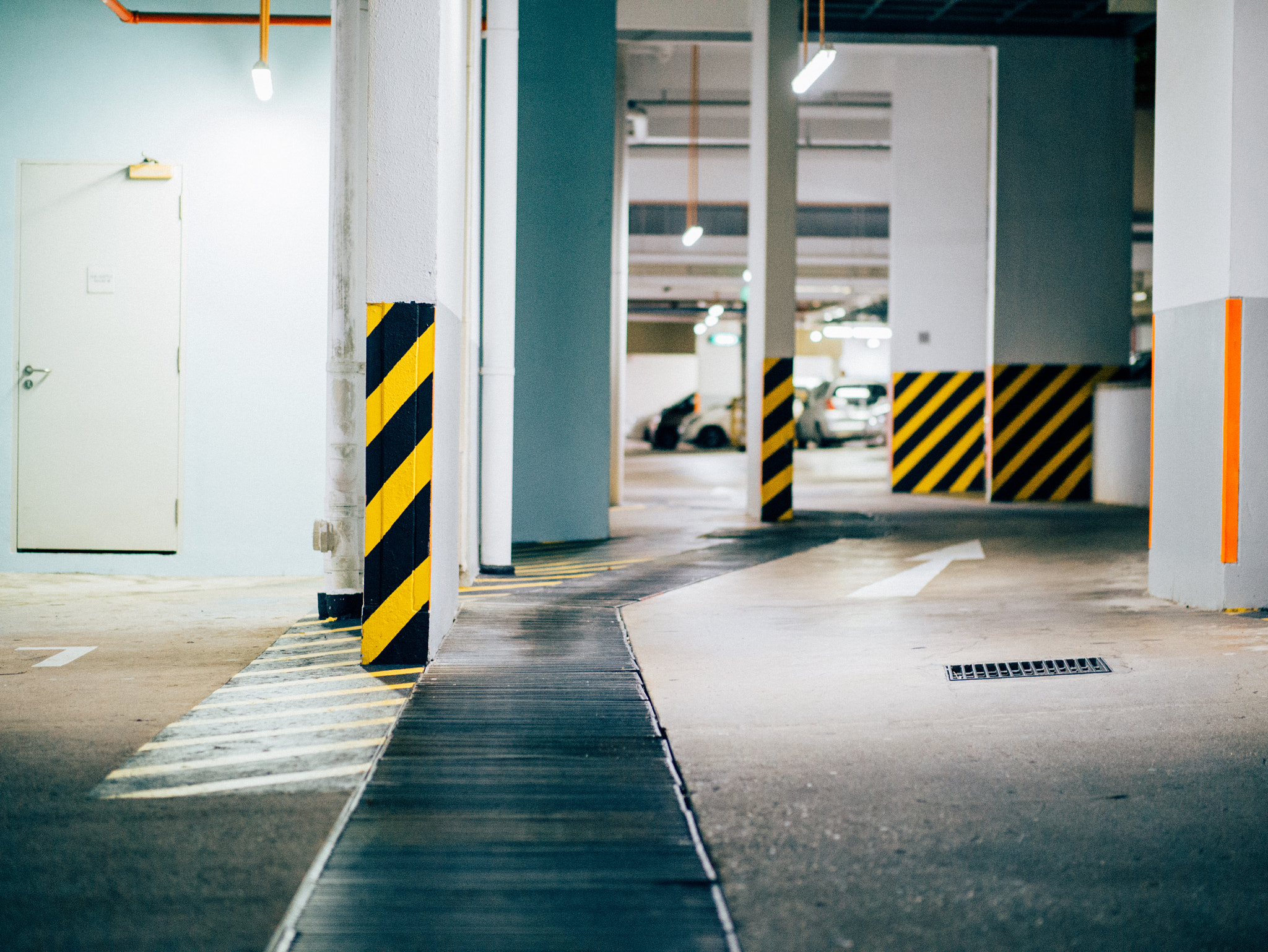 Panasonic Leica DG Nocticron 42.5mm F1.2 ASPH OIS sample photo. Night at basement. photography