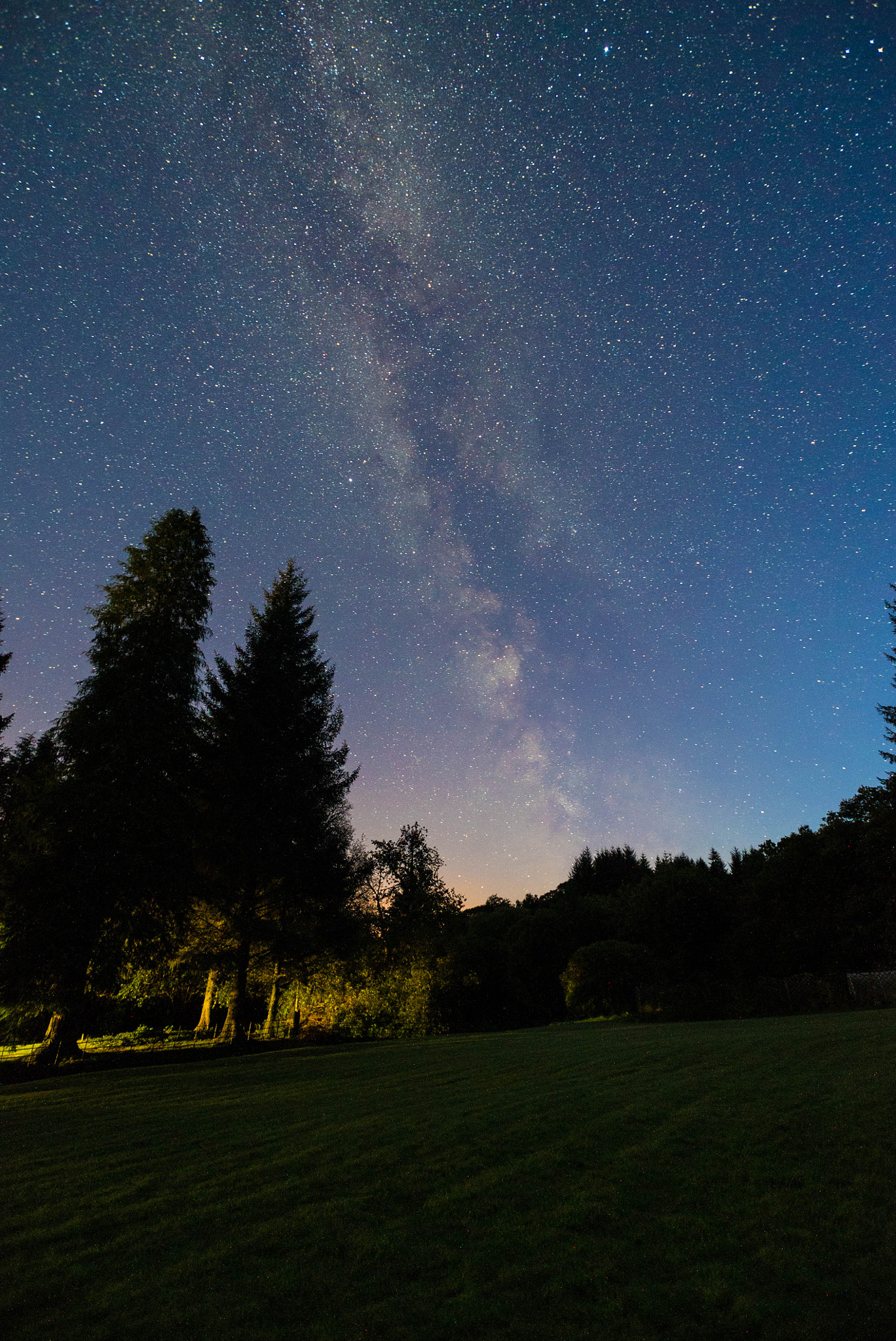 Sony a7S + Sony Vario-Sonnar T* 16-35mm F2.8 ZA SSM sample photo. Milky way at kirnan estate photography