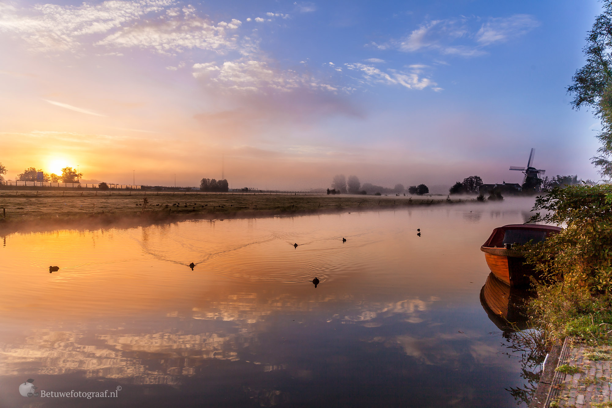 Sigma 24-105mm f/4 DG OS HSM | A sample photo. It's all so quiet.....ii photography