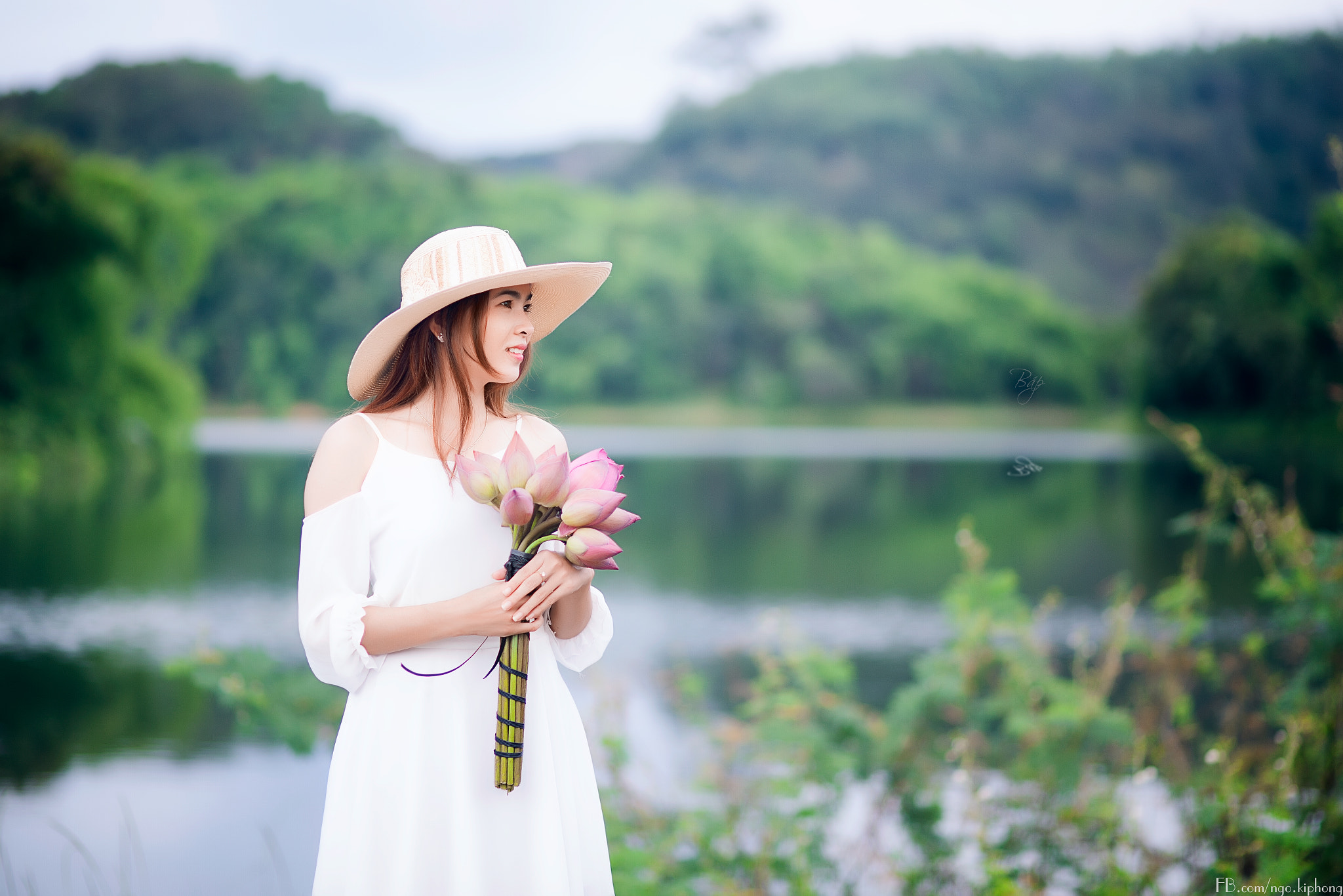 Canon EF 100mm F2.0 USM sample photo. Cute girl photography