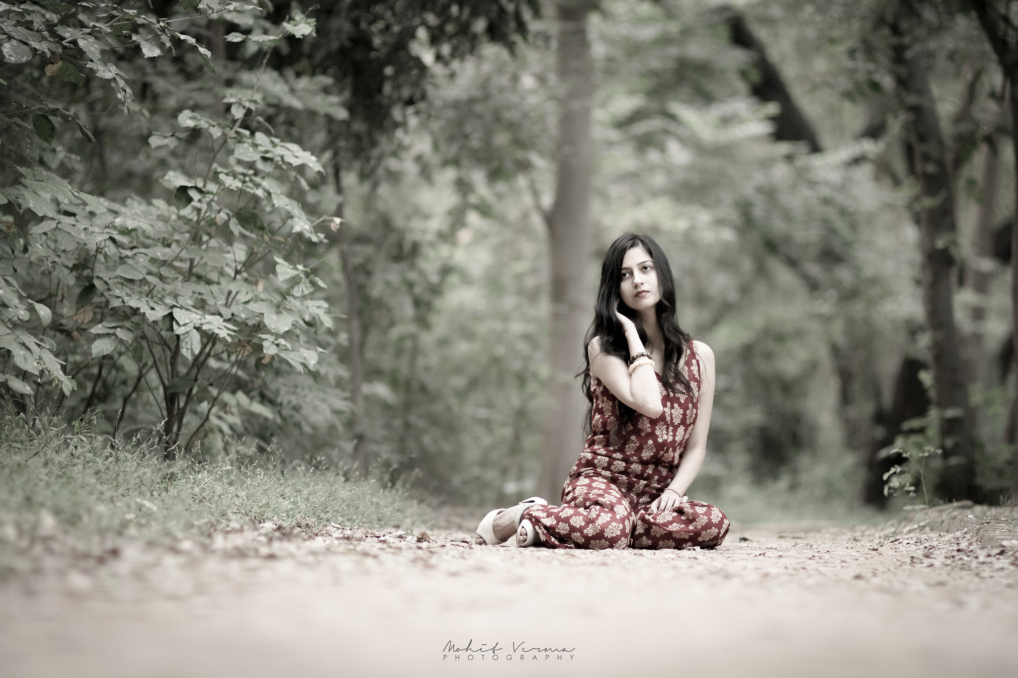 Sigma 85mm F1.4 EX DG HSM sample photo. Subtle love photography