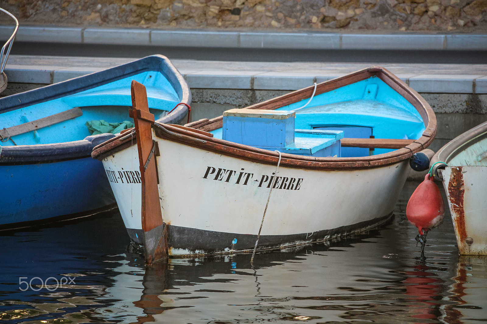Canon EOS 700D (EOS Rebel T5i / EOS Kiss X7i) sample photo. Oyster boat photography