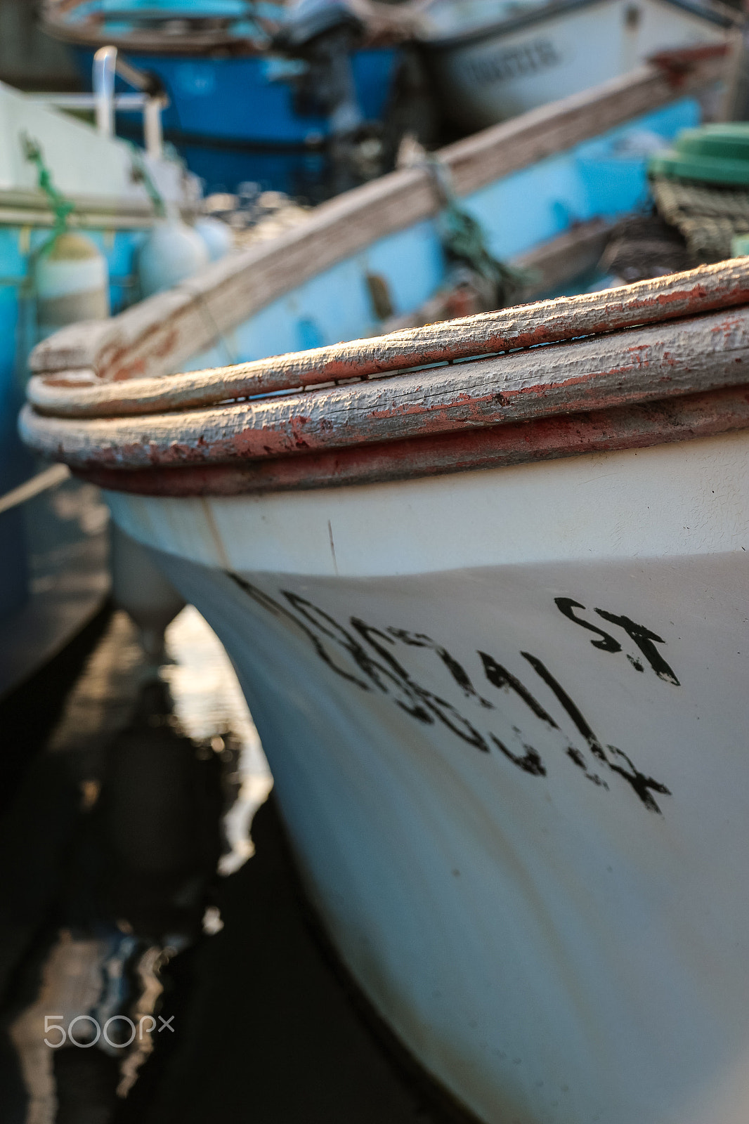 Canon EOS 700D (EOS Rebel T5i / EOS Kiss X7i) sample photo. Oyster boat white photography