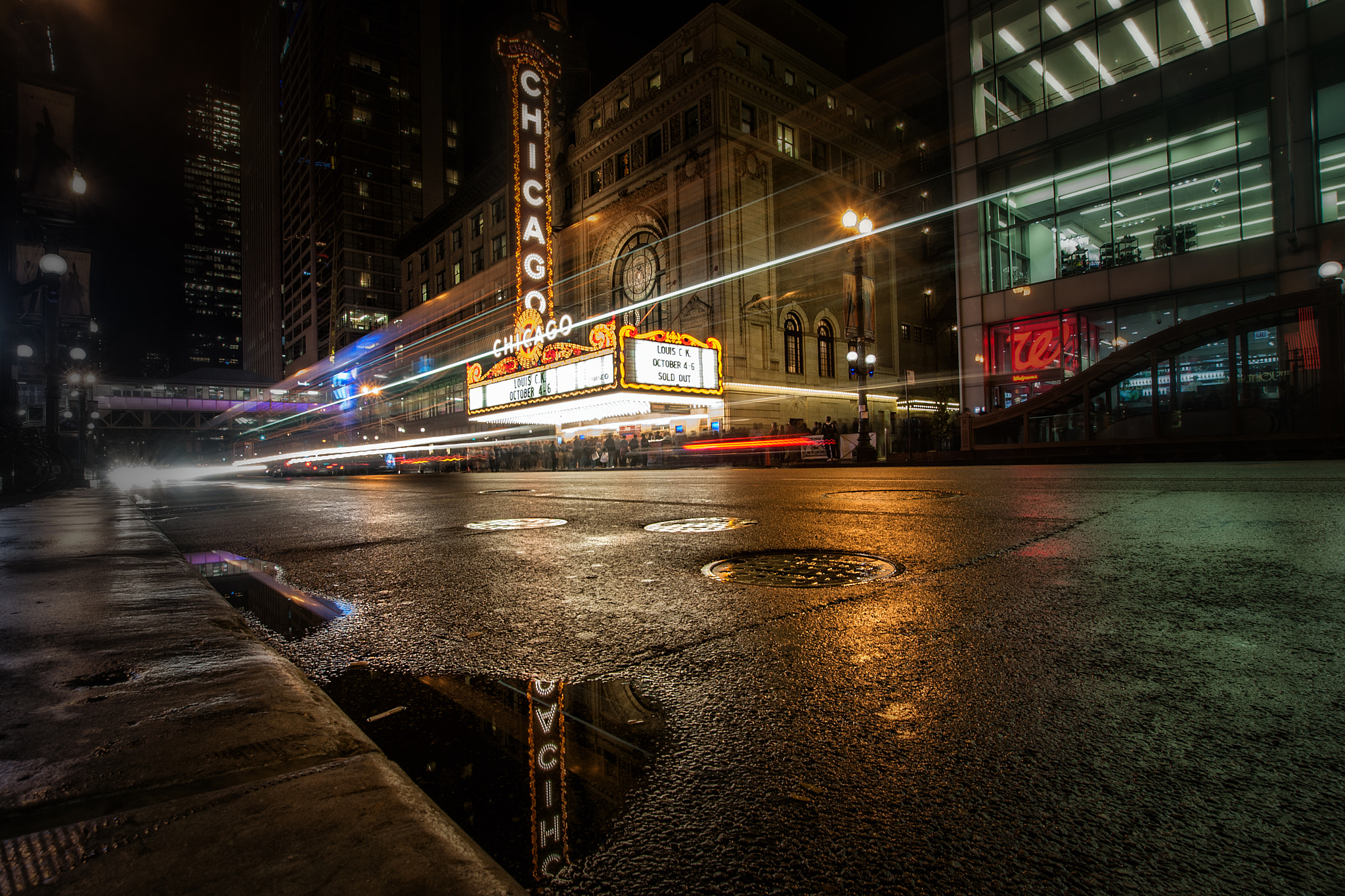 Nikon D5000 + Sigma 10-20mm F3.5 EX DC HSM sample photo. Chicago theatre reflection photography
