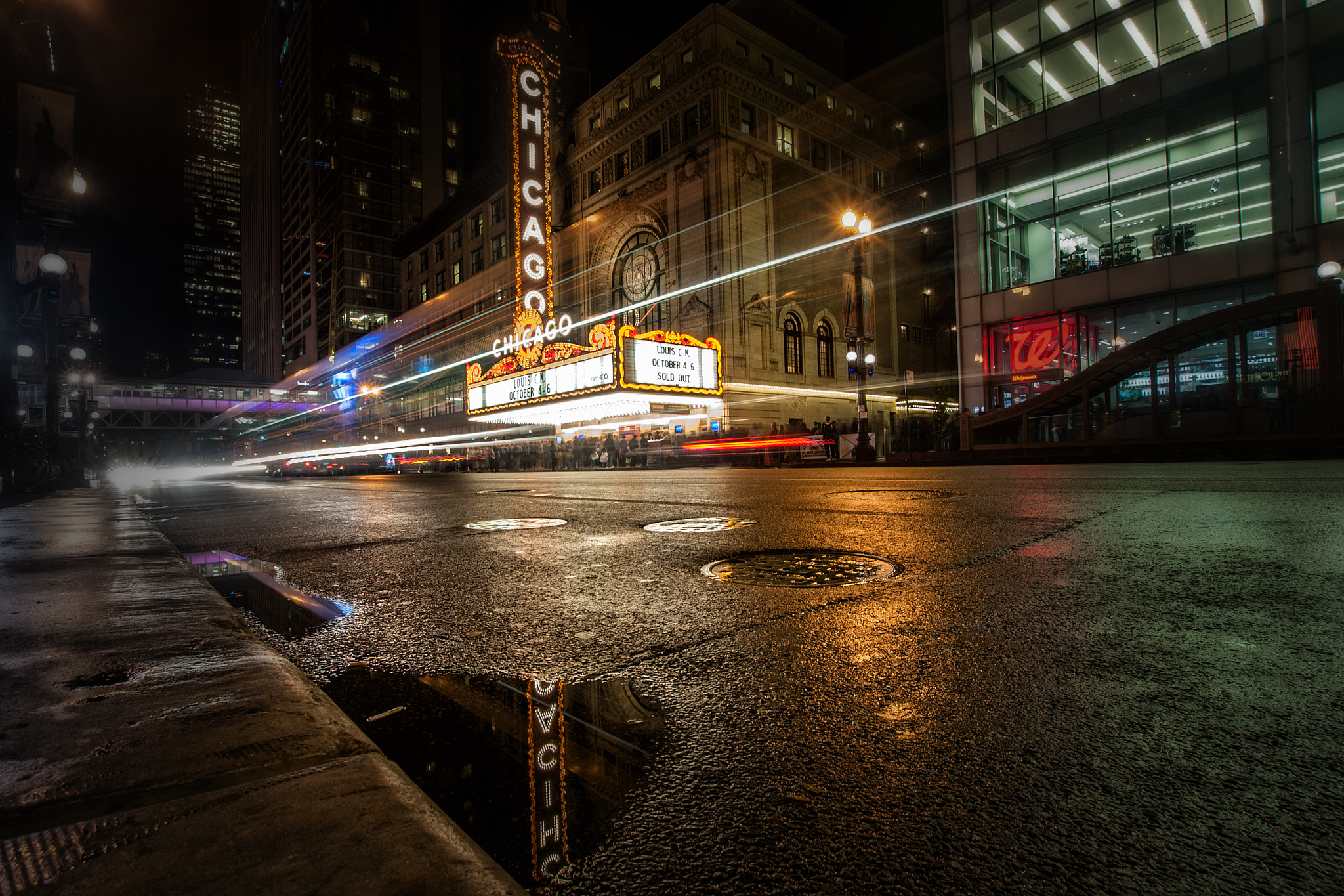 Nikon D5000 + Sigma 10-20mm F3.5 EX DC HSM sample photo. Chicago theatre reflection photography