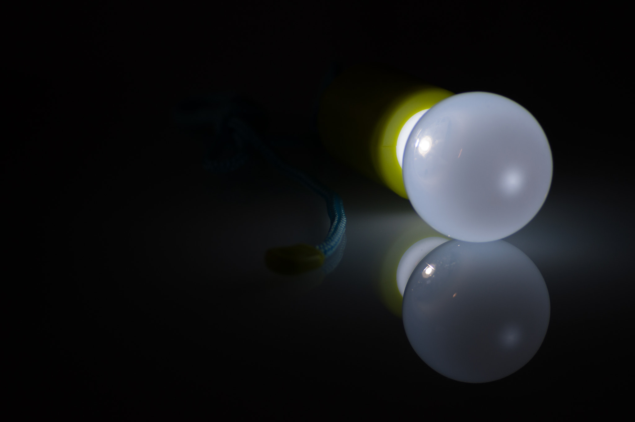 Tokina AT-X Pro 100mm F2.8 Macro sample photo. Light photography