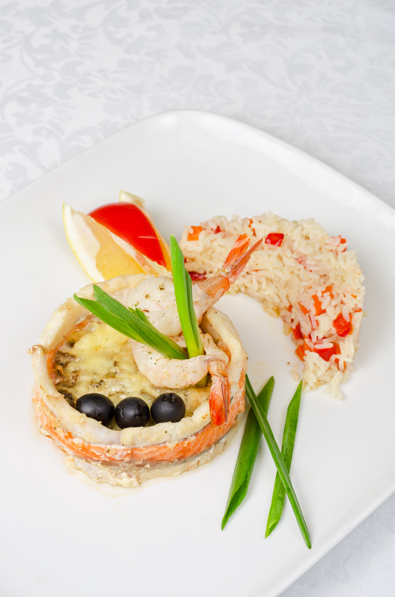 Nikon D7000 + Nikon AF Micro-Nikkor 60mm F2.8D sample photo. Fish with rice and vegetables photography