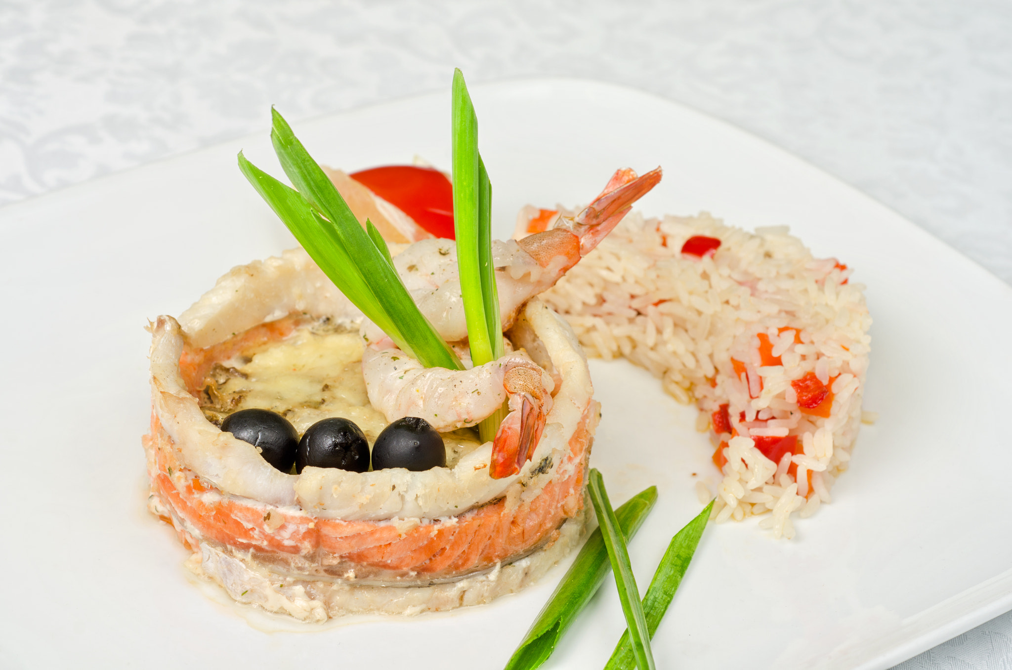 Nikon D7000 + Nikon AF Micro-Nikkor 60mm F2.8D sample photo. Fish with rice and vegetables photography