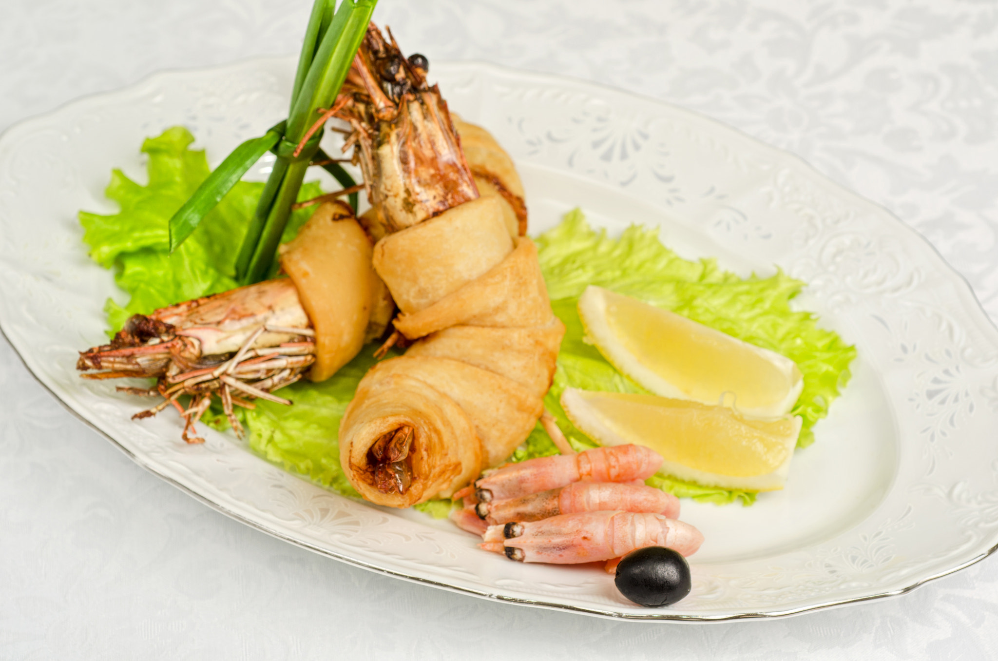 Nikon D7000 + Nikon AF Micro-Nikkor 60mm F2.8D sample photo. Shrimps dish photography