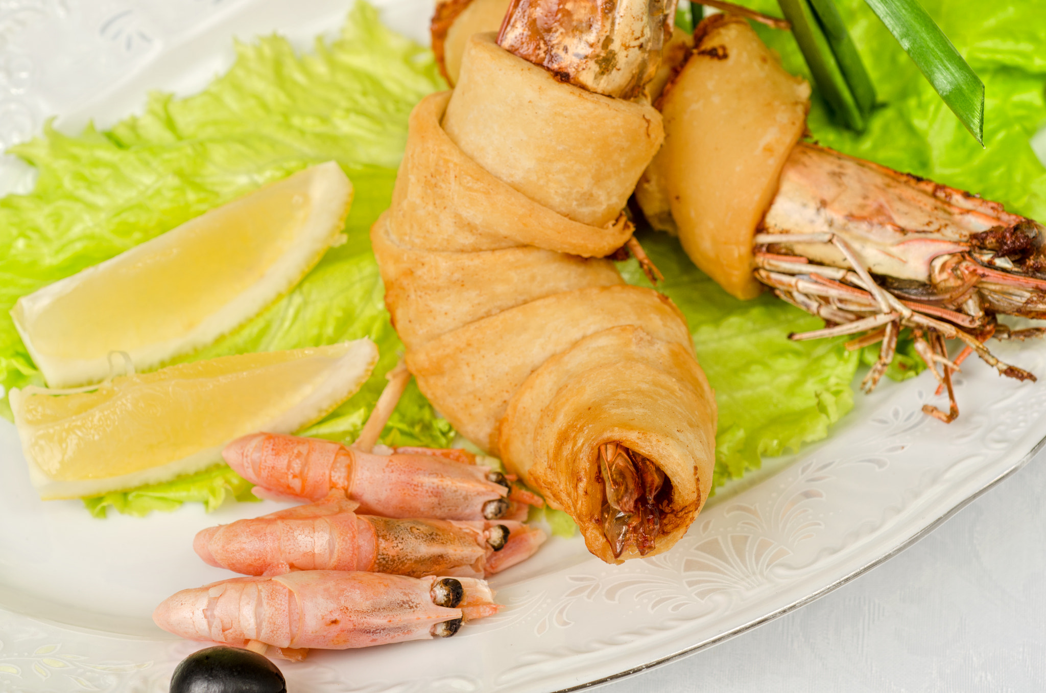 Nikon D7000 + Nikon AF Micro-Nikkor 60mm F2.8D sample photo. Shrimps dish photography