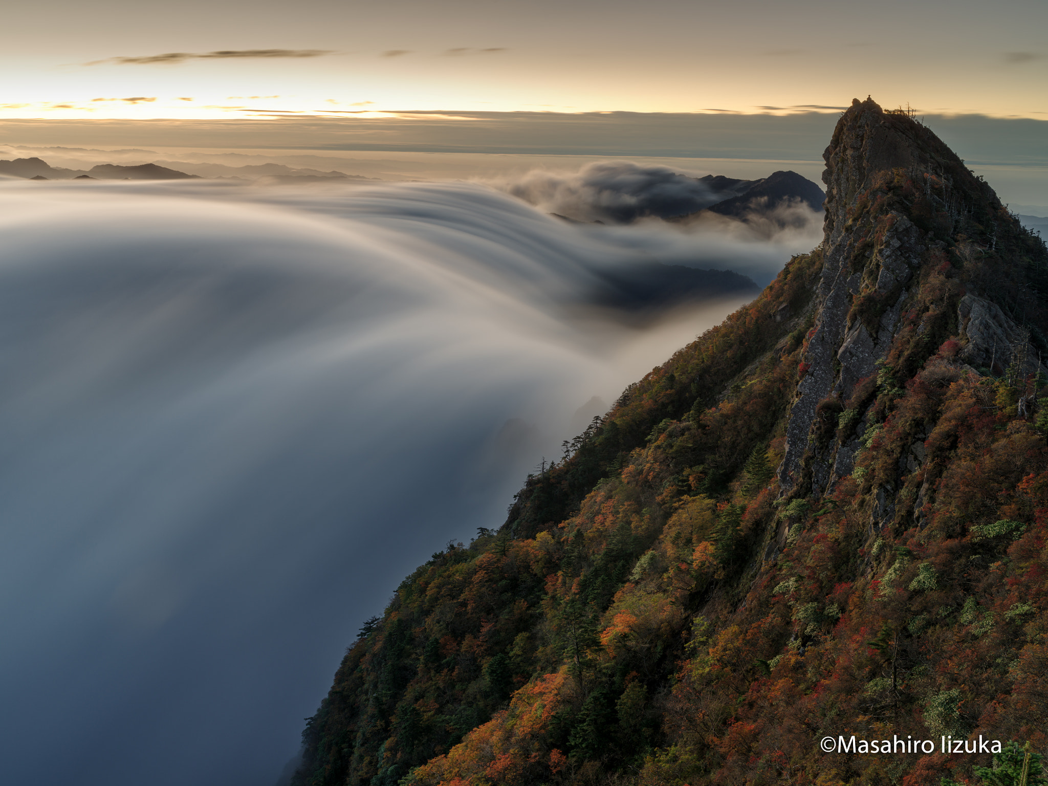 smc PENTAX-FA 645 45-85mm F4.5 sample photo. Sea of clouds waterfall at mt. ishizuchi photography