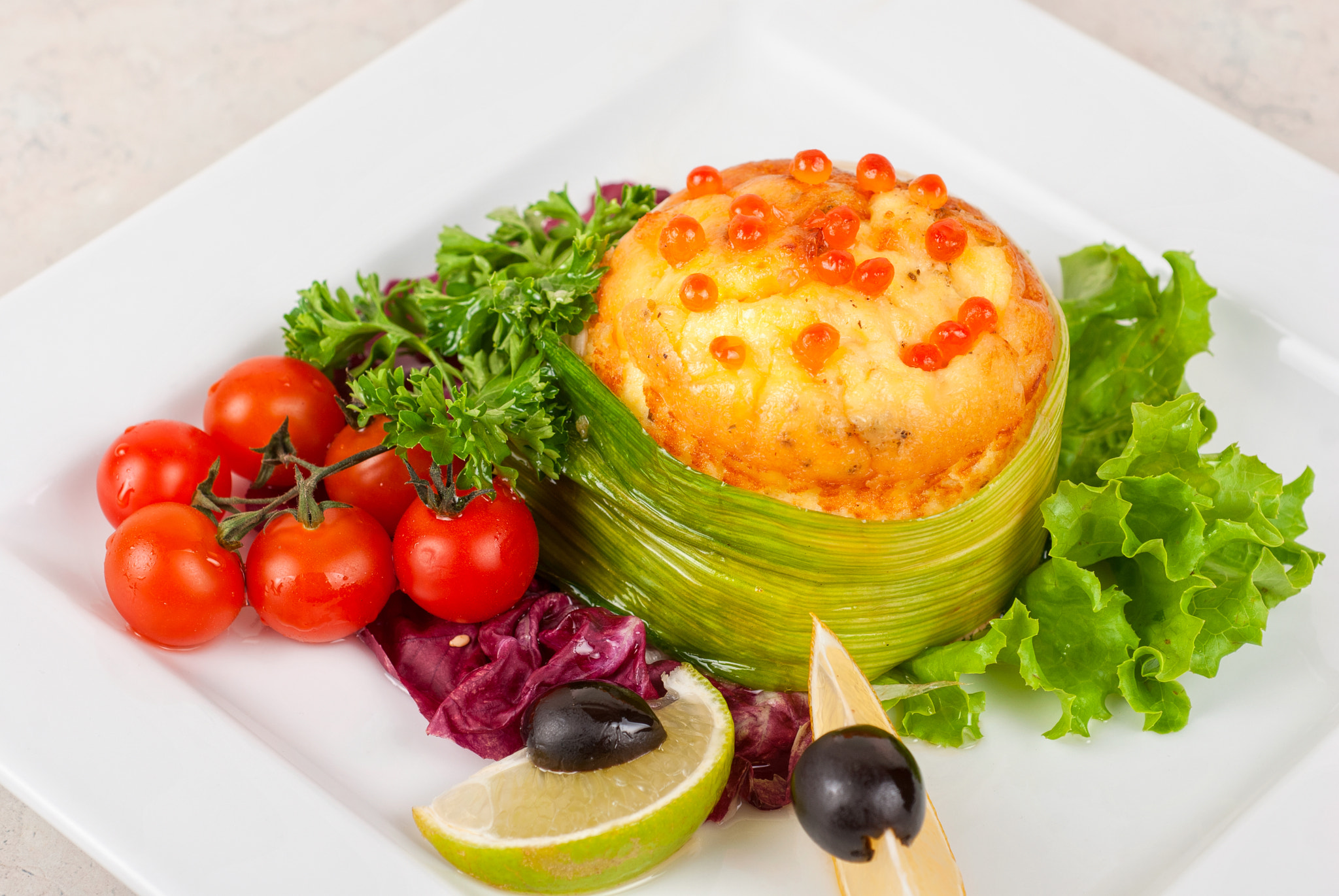 Nikon D80 + Nikon AF Micro-Nikkor 60mm F2.8D sample photo. Salmon with omelette and philadelphia cheese photography