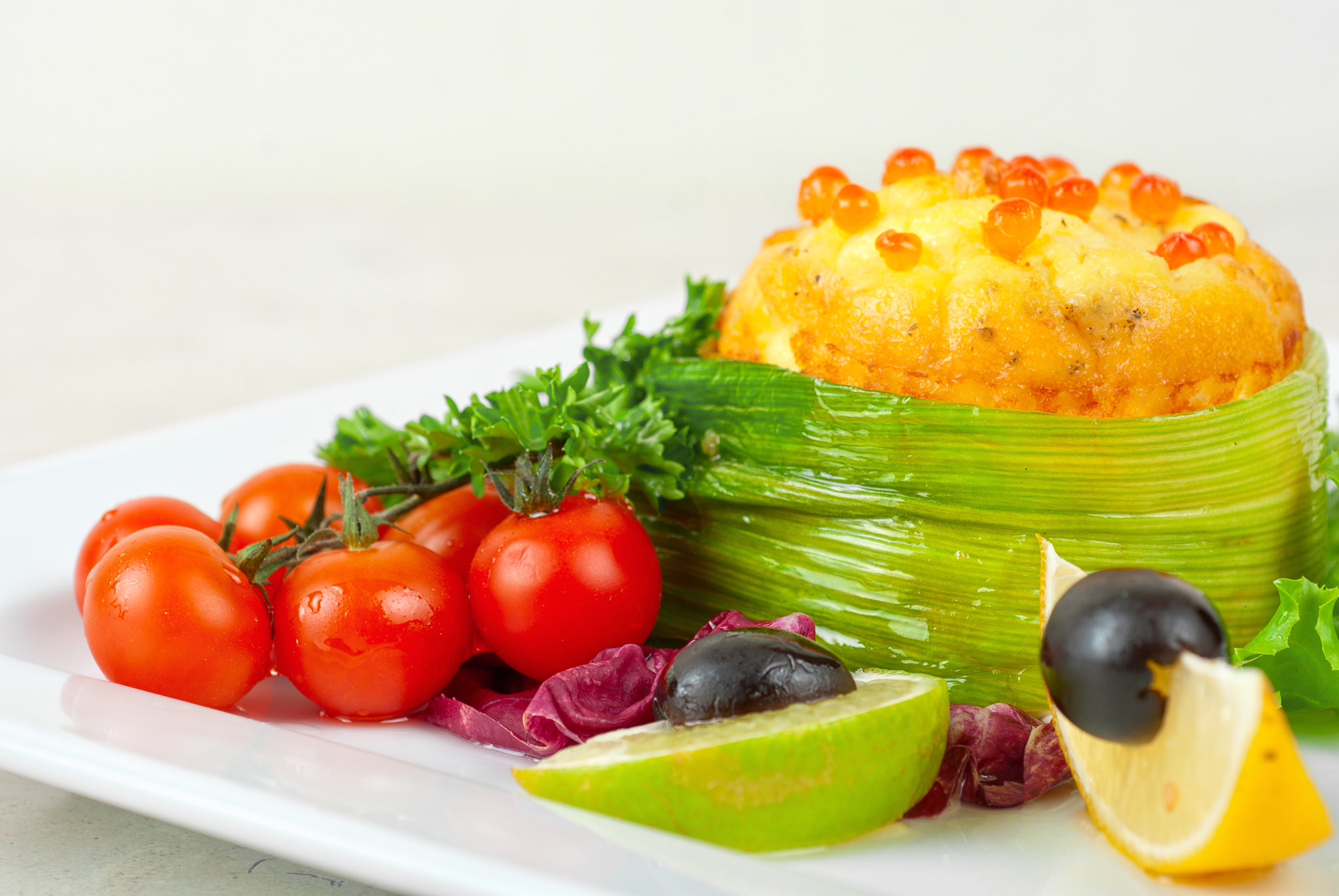 Nikon D80 + Nikon AF Micro-Nikkor 60mm F2.8D sample photo. Salmon with omelette and philadelphia cheese photography