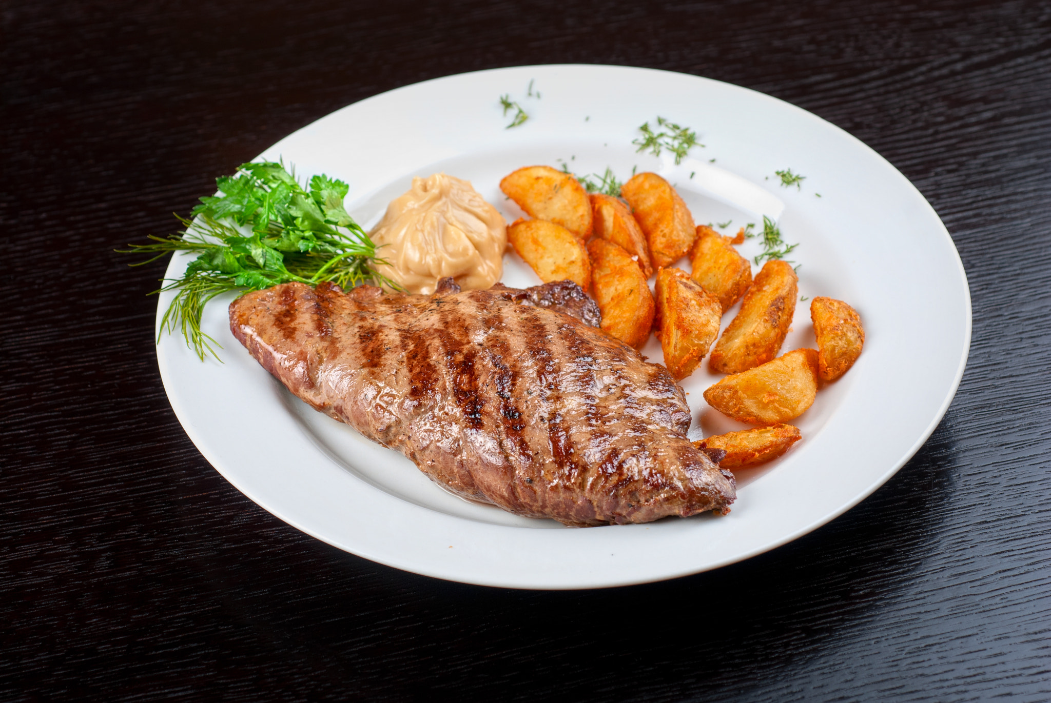 Nikon AF Micro-Nikkor 60mm F2.8D sample photo. Juicy beef steak photography