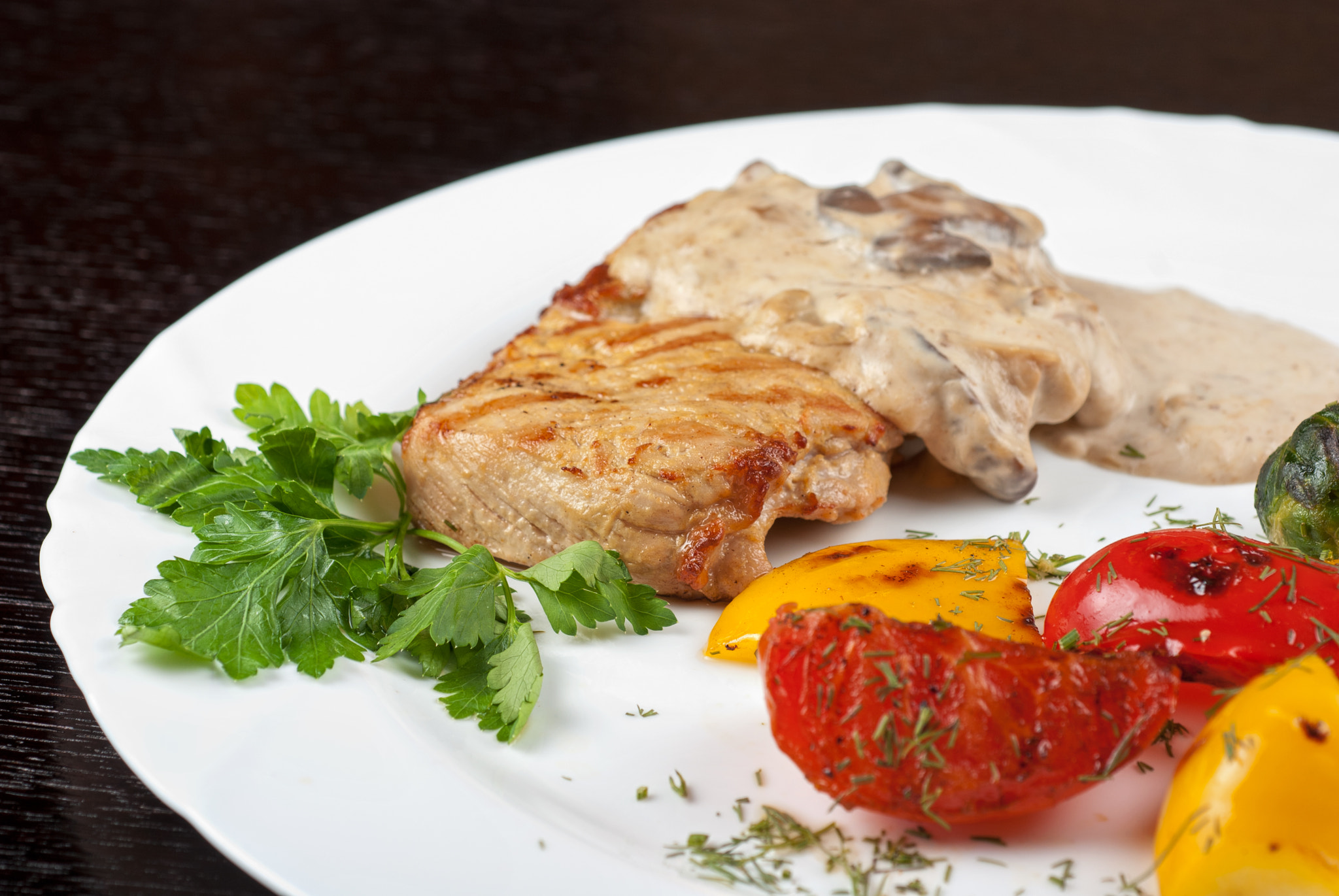 Nikon D80 + Nikon AF Micro-Nikkor 60mm F2.8D sample photo. Pork steak photography